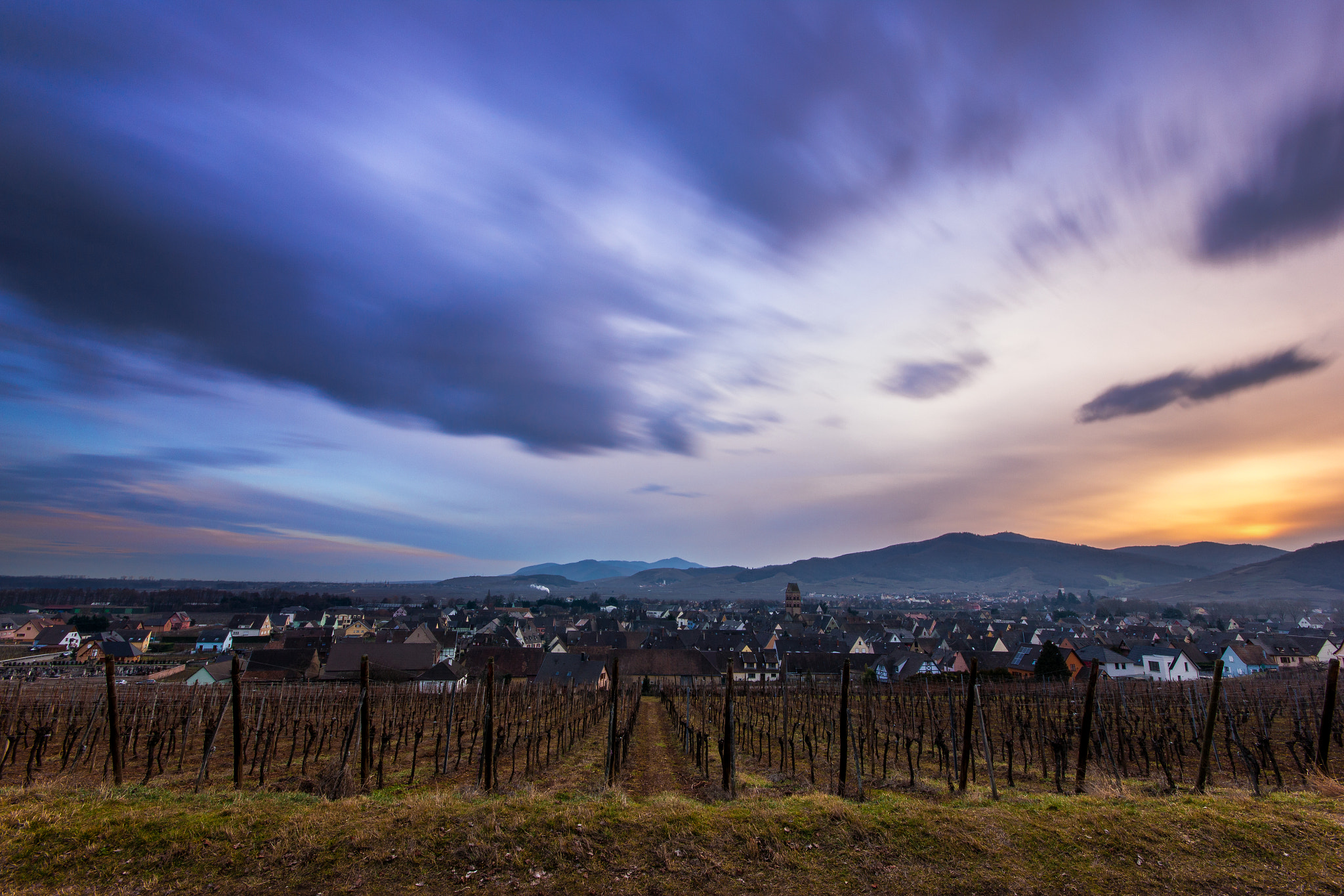 Canon EOS 550D (EOS Rebel T2i / EOS Kiss X4) + Sigma 10-20mm F4-5.6 EX DC HSM sample photo. Sunset in alsace photography