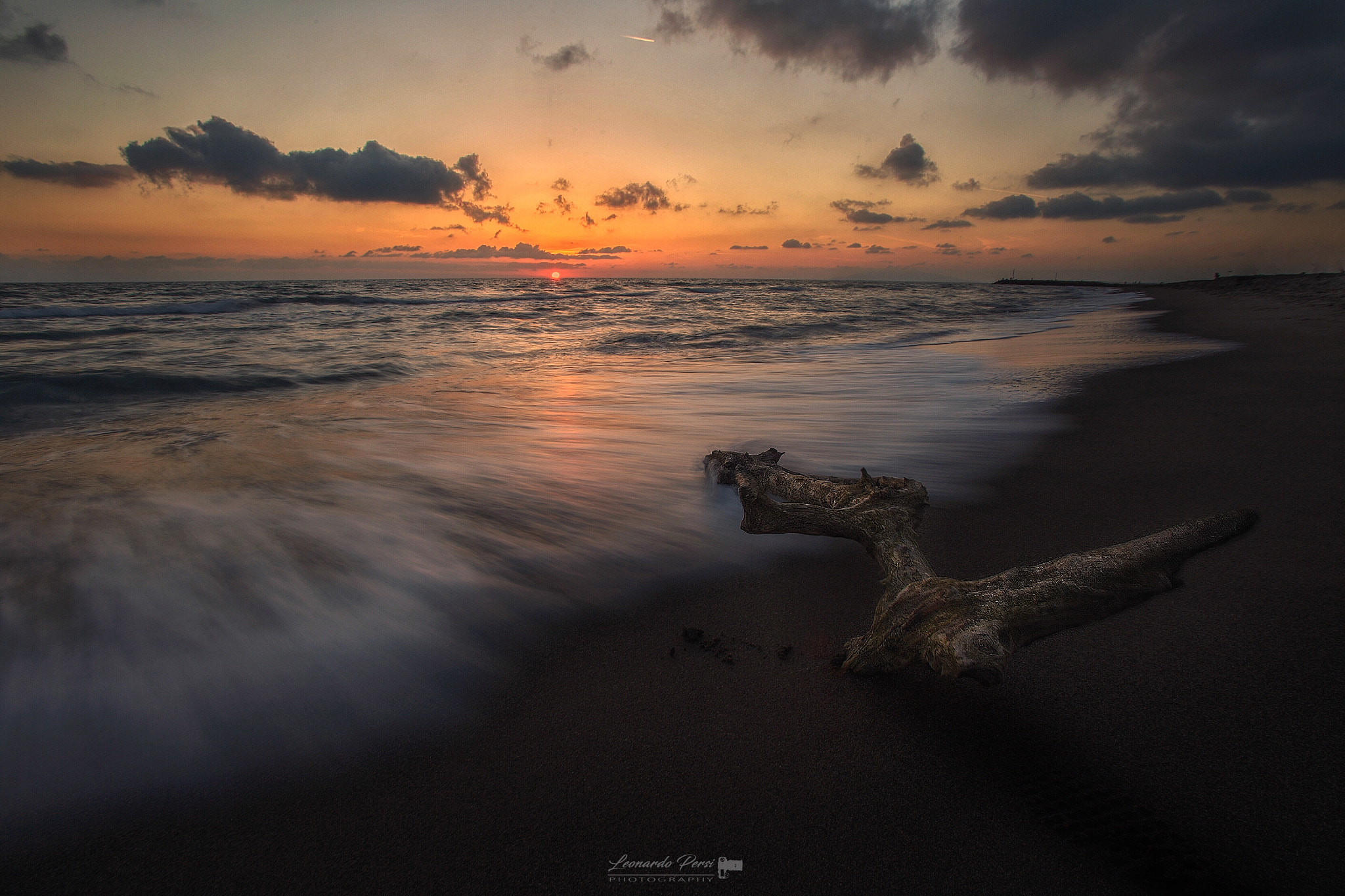 Canon EOS 6D sample photo. Un semplice tramonto...sulla spiaggia di montalto marina,lazio. photography