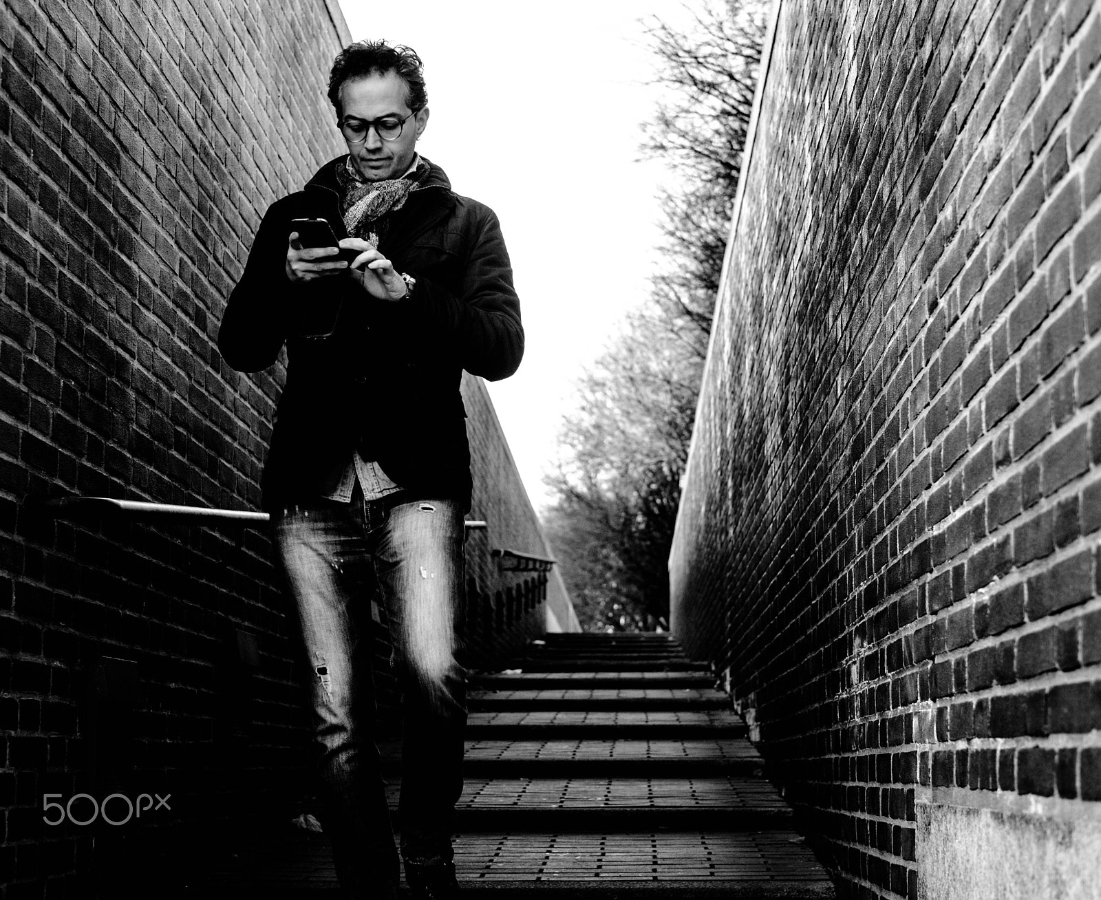 Fujifilm X-T10 + Fujifilm XF 35mm F2 R WR sample photo. Watch your step photography