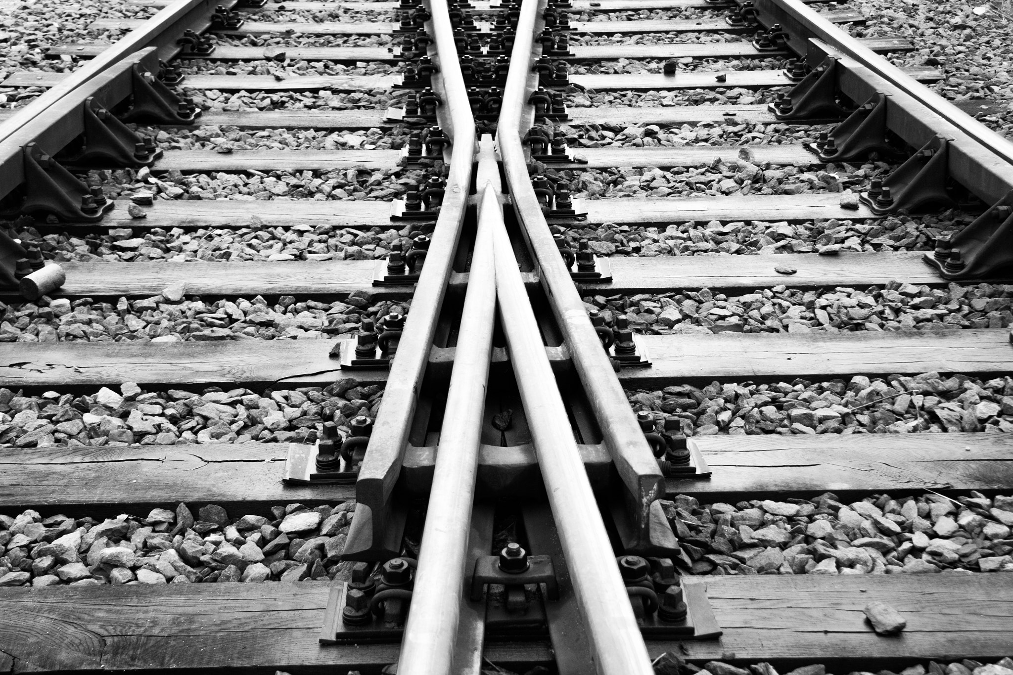 Canon EF-S 17-85mm F4-5.6 IS USM sample photo. Crossroads railway photography