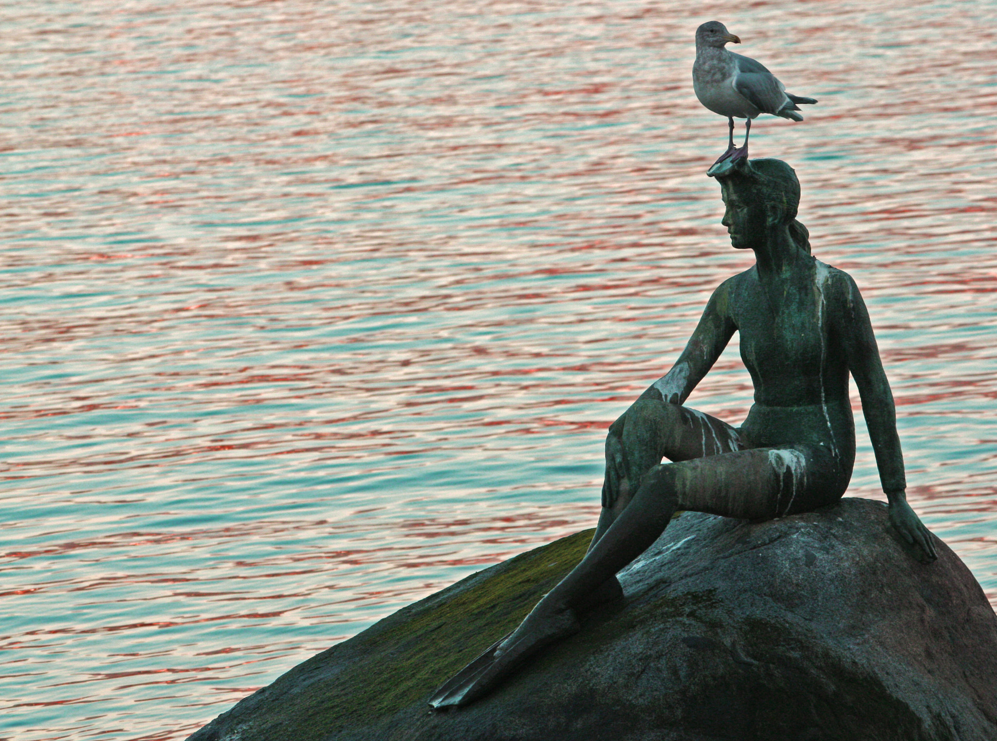Canon EF-S 55-250mm F4-5.6 IS sample photo. Art in the real world photography