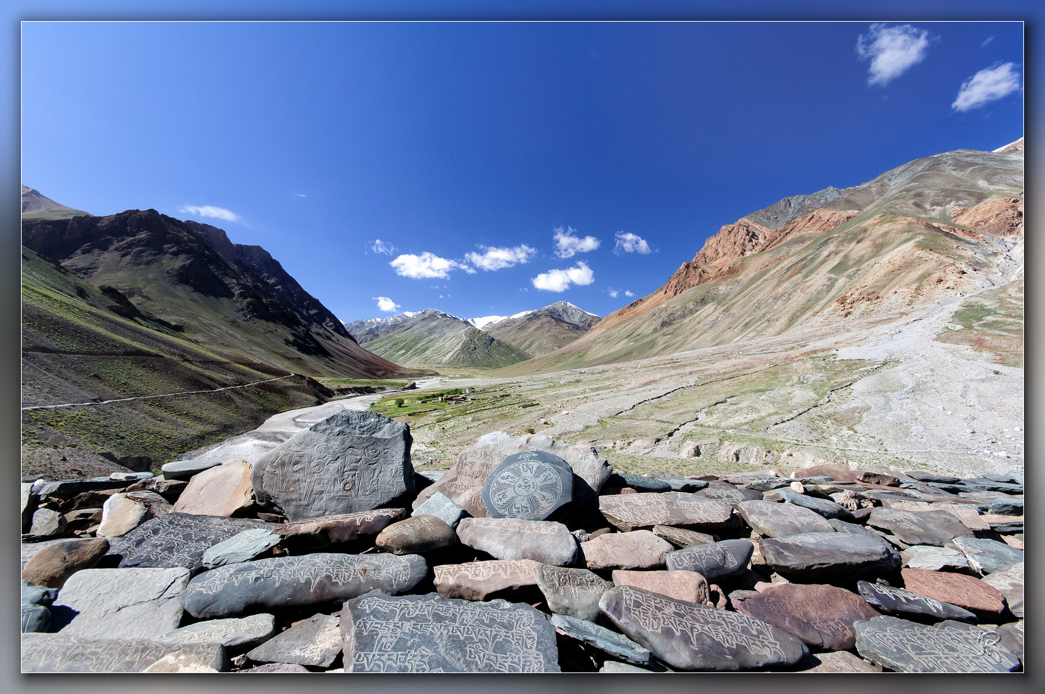 Sigma 10-20mm F4-5.6 EX DC HSM sample photo. Engraved stones photography