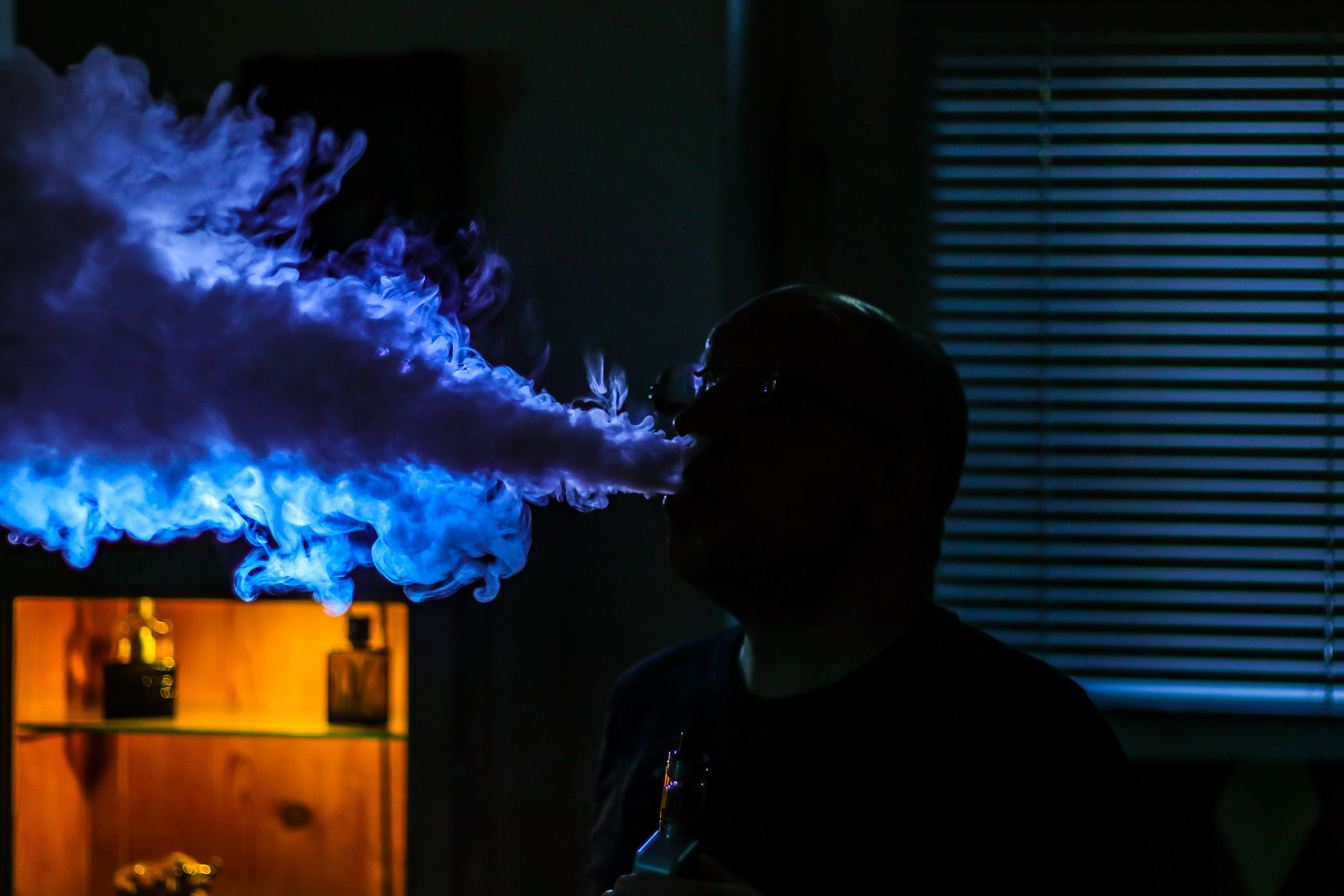 Canon EOS M5 + Canon EF 50mm F1.8 II sample photo. Vape on photography