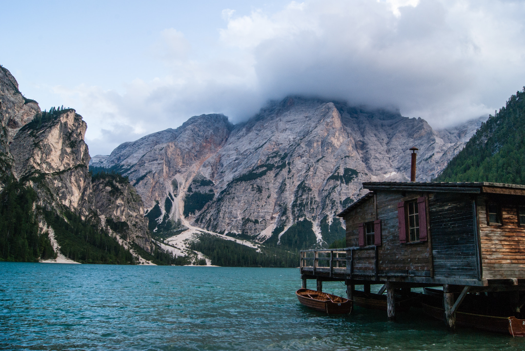 Sony Alpha DSLR-A230 + Sony DT 18-55mm F3.5-5.6 SAM sample photo. Lago di braies photography