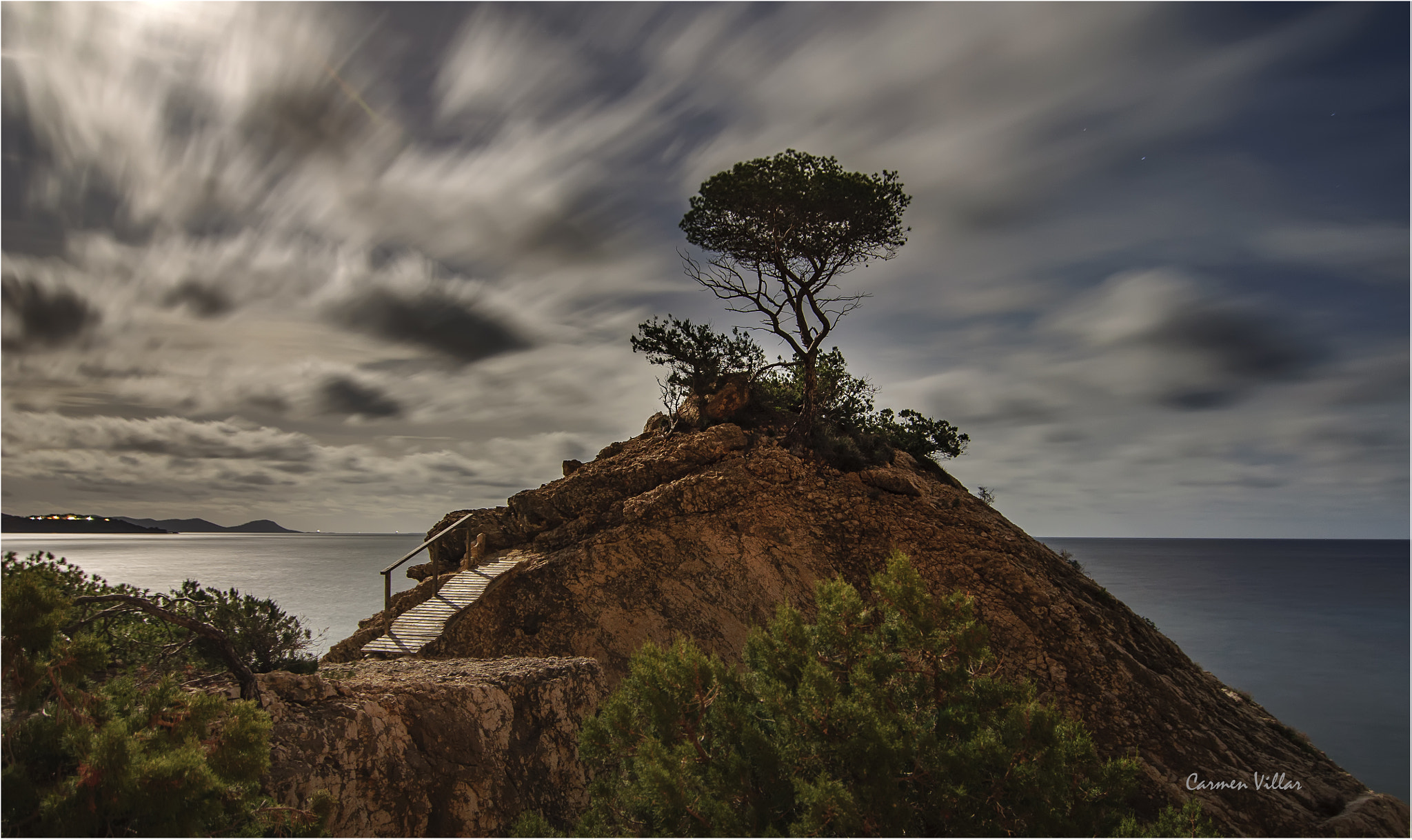 Tokina AT-X Pro 11-16mm F2.8 DX sample photo. Es niu de s'aguila a la llum de la luna photography