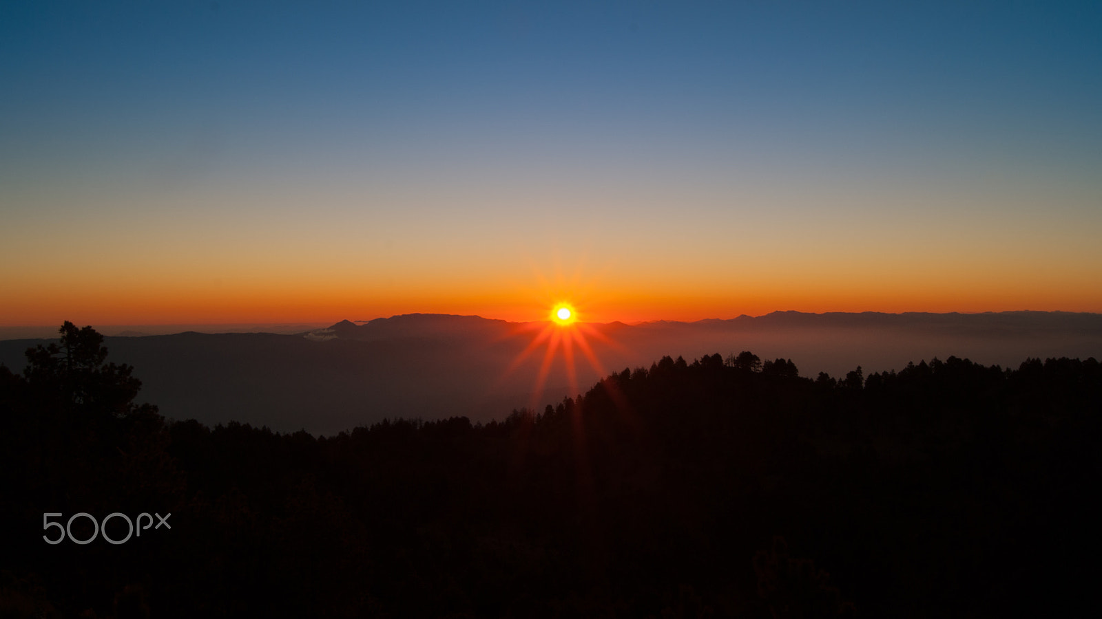 Sony Alpha DSLR-A380 + Sony DT 18-55mm F3.5-5.6 SAM sample photo. Sunset from the volcano photography