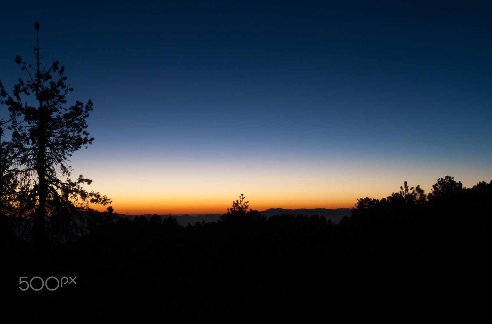 Sony Alpha DSLR-A380 + Sony DT 18-55mm F3.5-5.6 SAM sample photo. Crepuscular view from the volcano photography