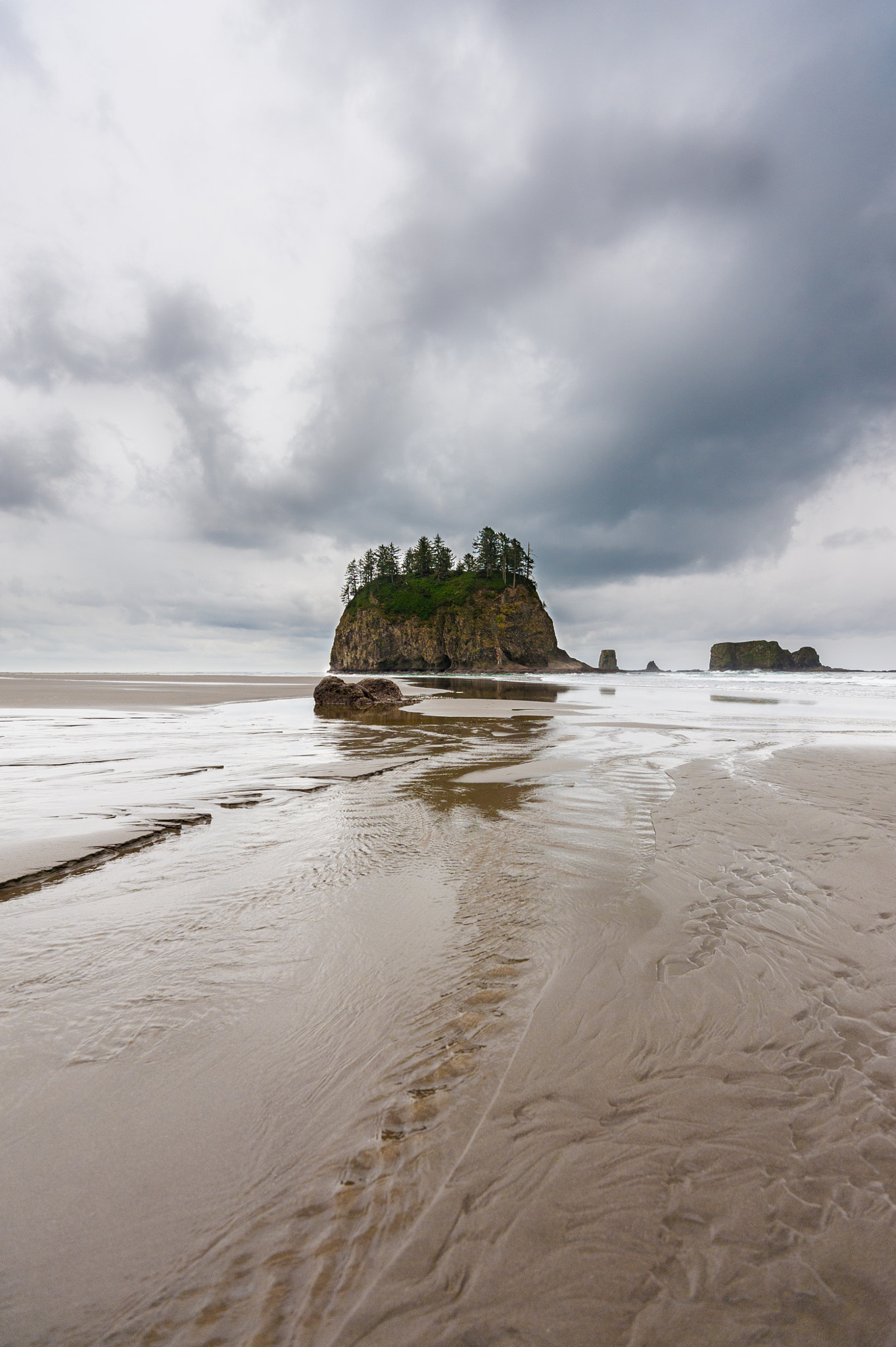 Nikon AF-S Nikkor 16-35mm F4G ED VR sample photo. Cloudy ruby photography