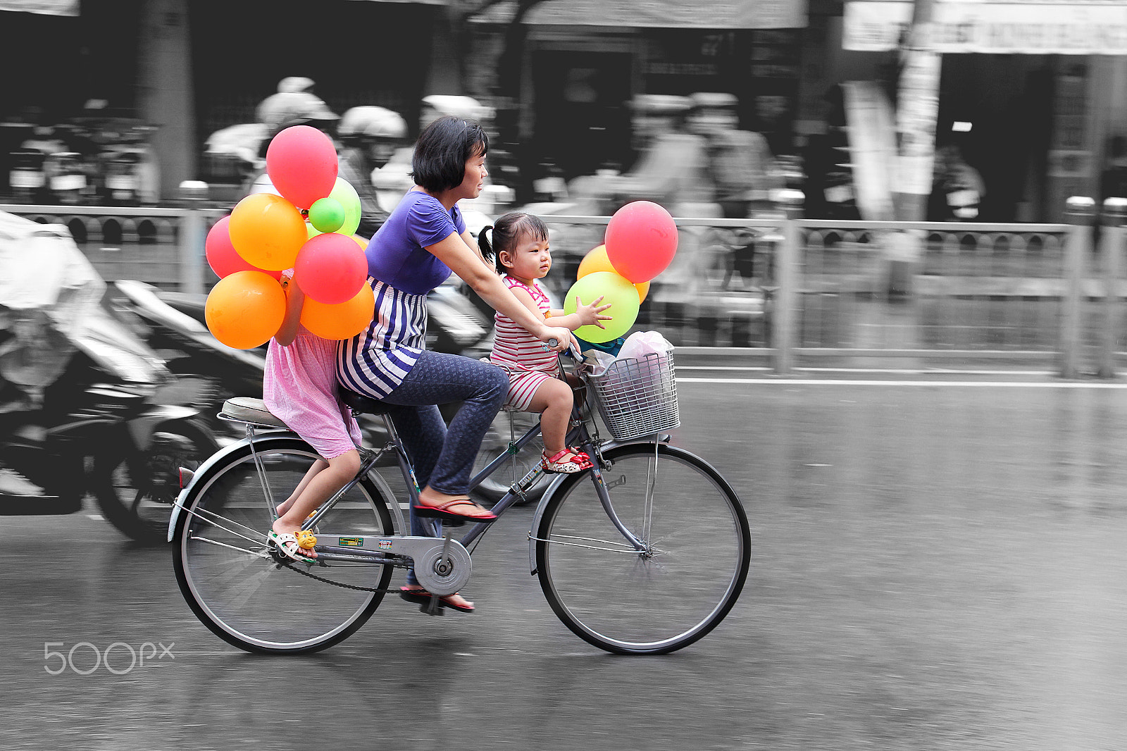 Canon EOS 600D (Rebel EOS T3i / EOS Kiss X5) sample photo. Lovely family photography