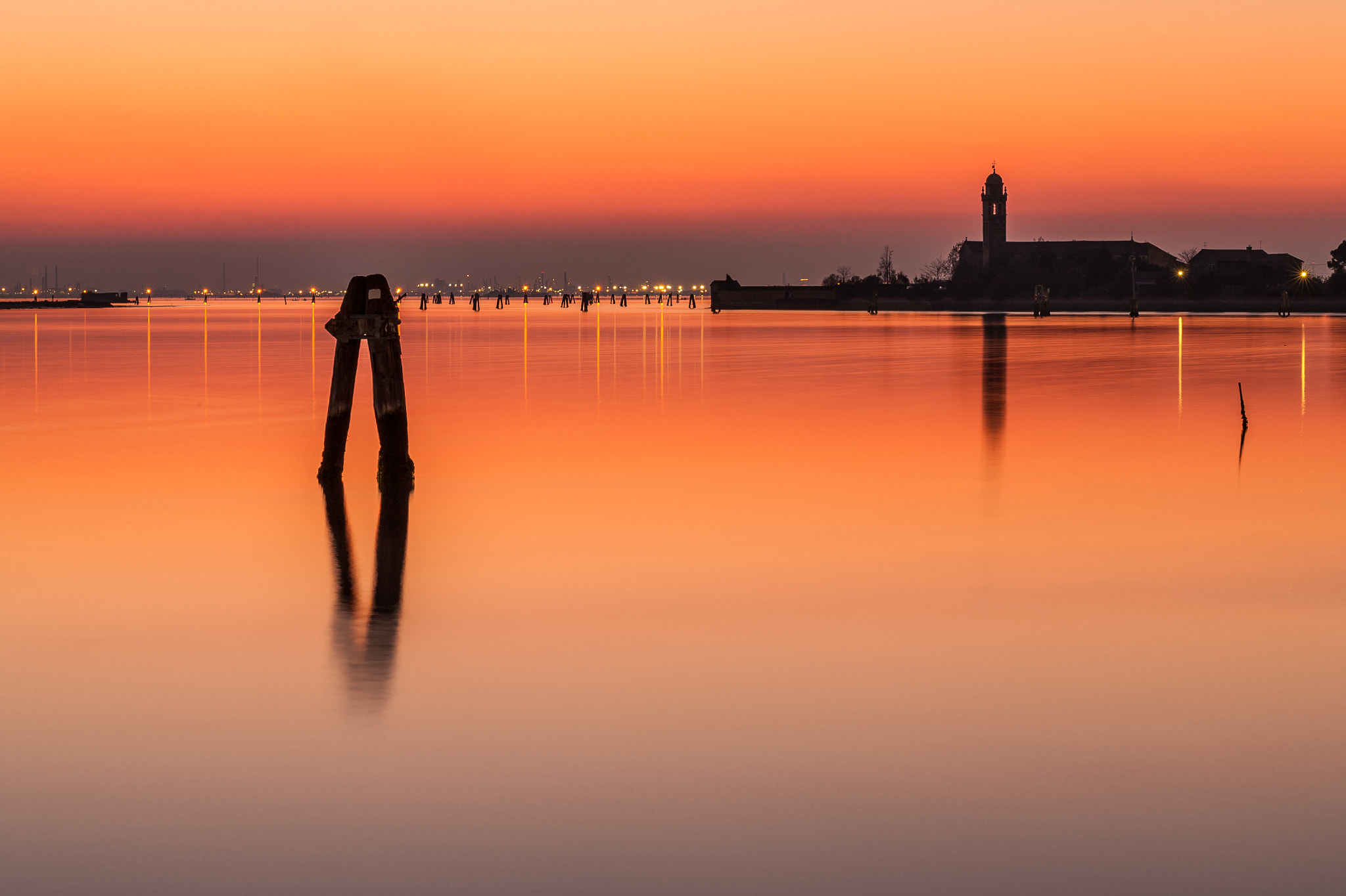 Canon EF 100mm F2.8L Macro IS USM sample photo. Burano at dusk photography