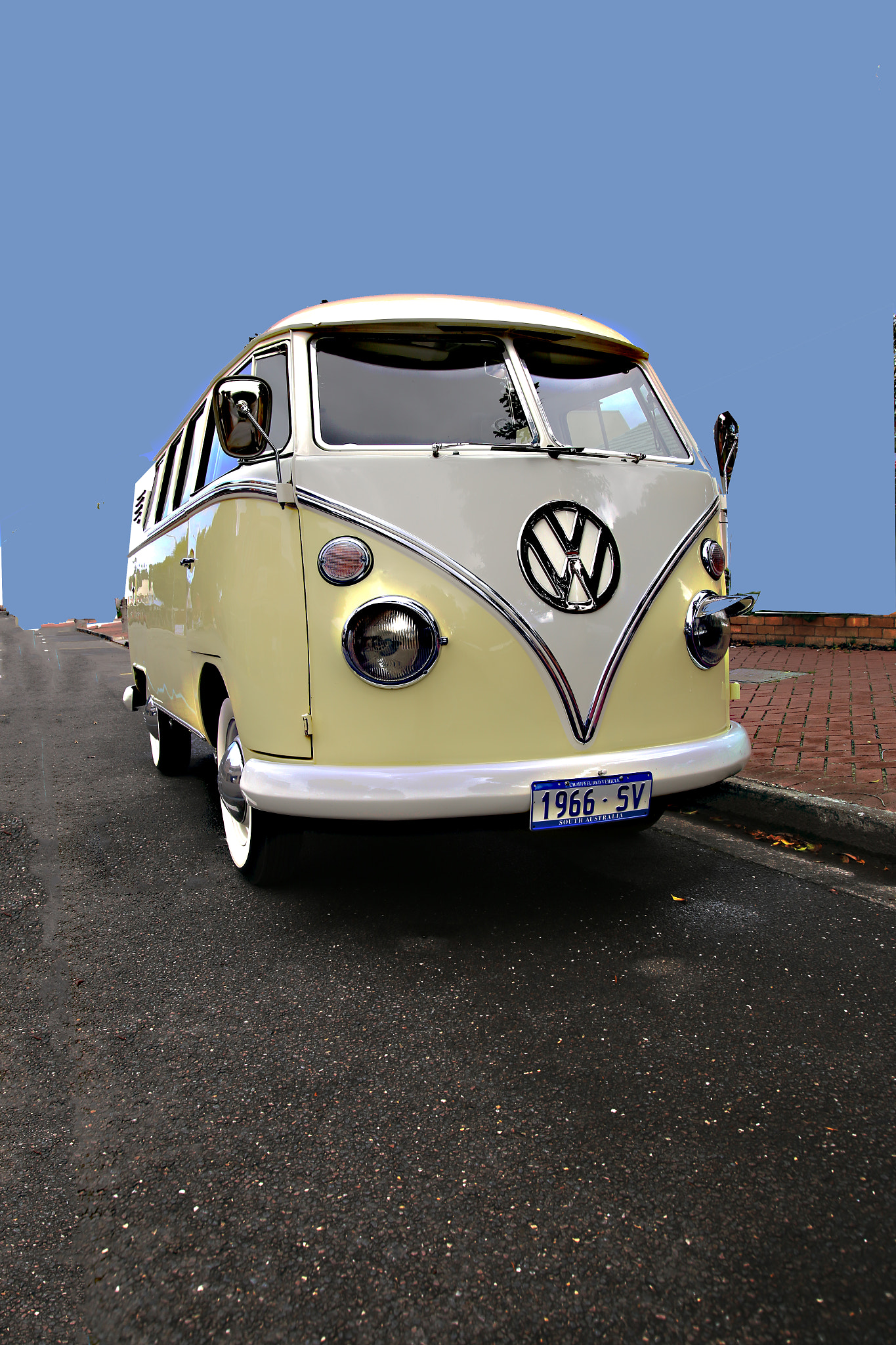 Sigma 24-105mm f/4 DG OS HSM | A sample photo. Split screen kombi photography