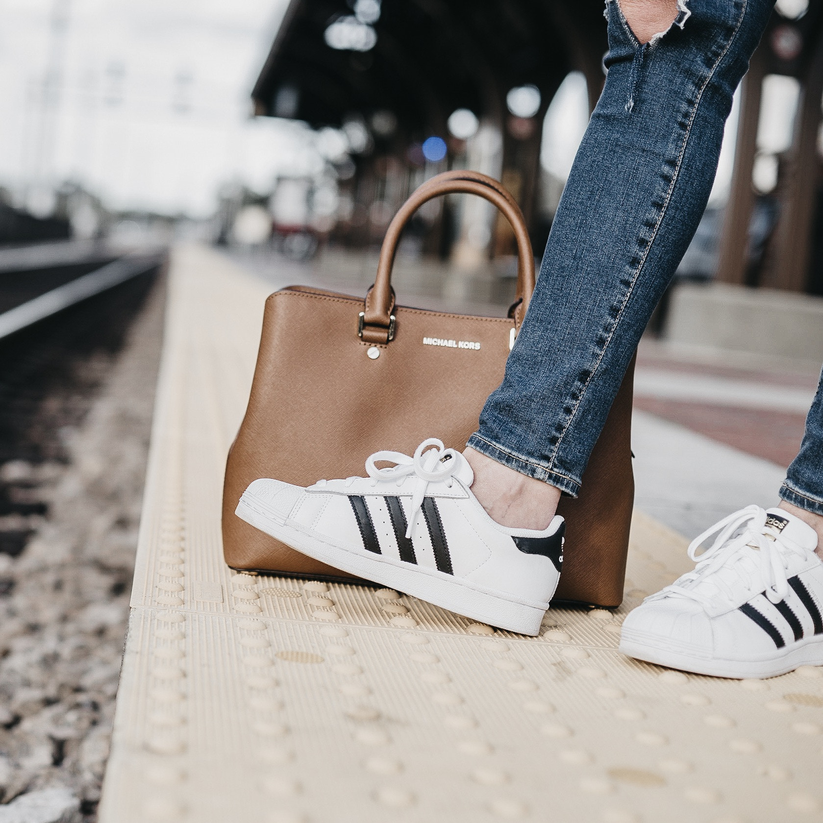 Sony a99 II + Minolta AF 50mm F1.4 [New] sample photo. Waiting for a train photography