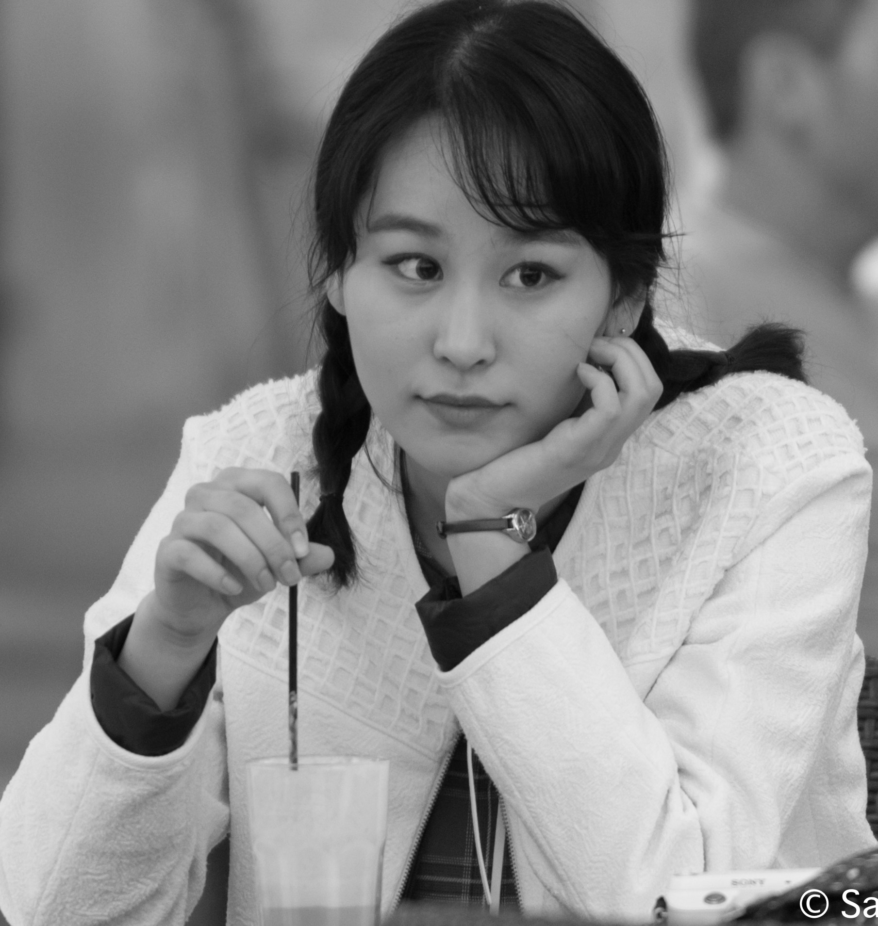 Tamron SP 70-200mm F2.8 Di VC USD sample photo. A girl in missing photography