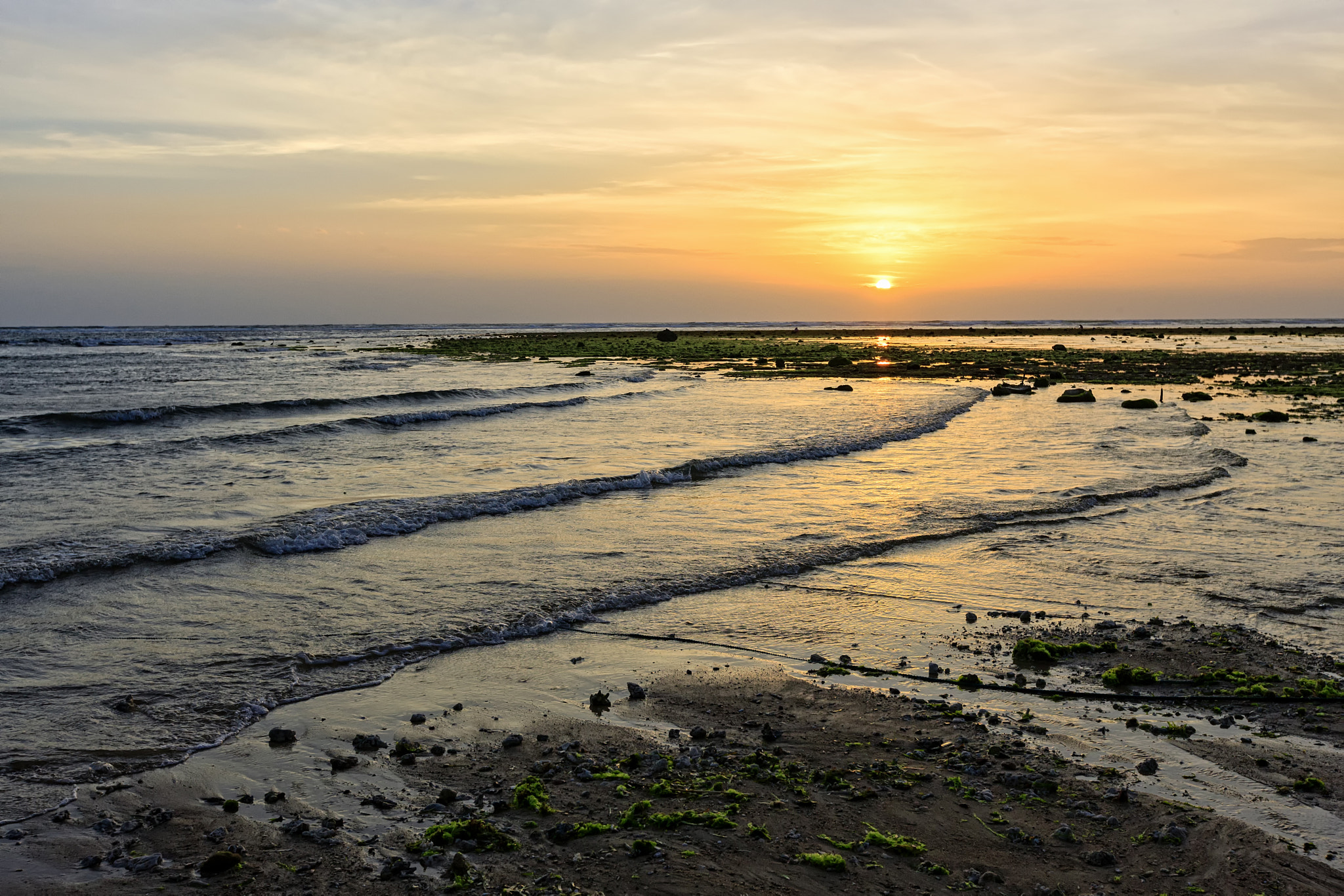 Canon EOS-1Ds Mark III sample photo. Sunrise on deserted beach photography