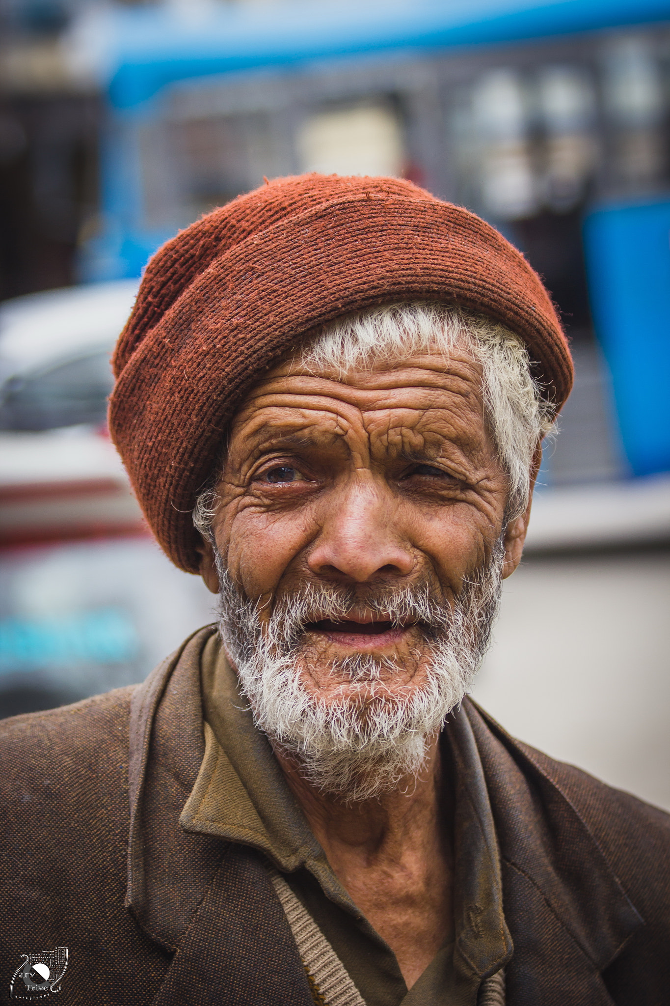 Canon EF 70-300mm F4-5.6 IS USM sample photo. The wrinkled smile photography