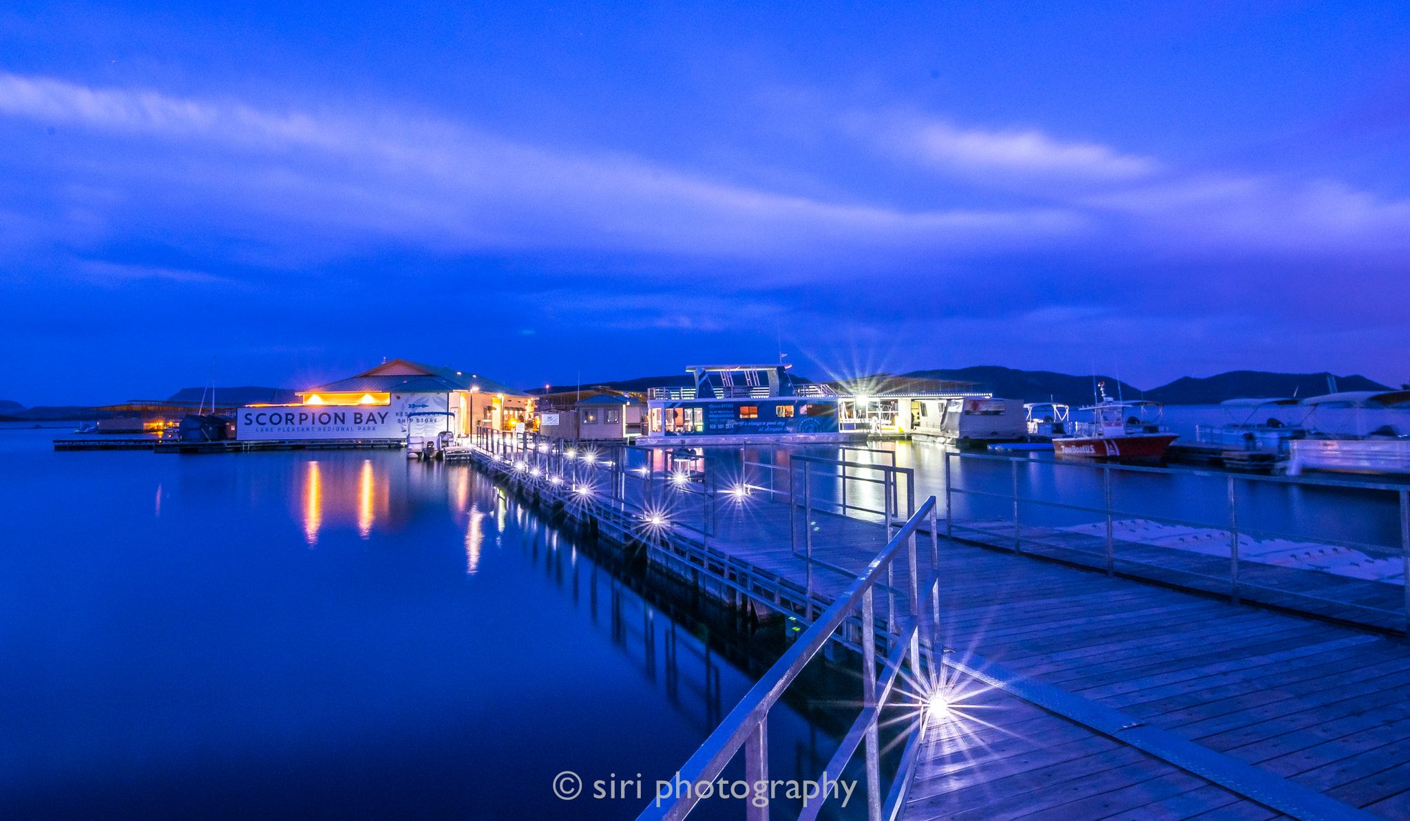 Nikon D5300 + Tokina AT-X Pro 11-16mm F2.8 DX II sample photo. Dusk photography