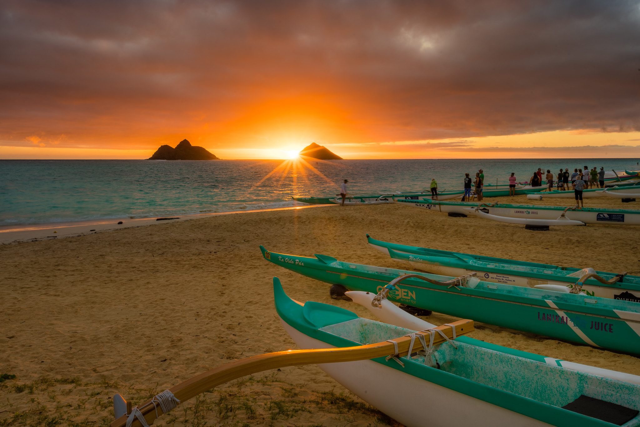 Sony a7R II + Canon EF 16-35mm F2.8L II USM sample photo. Lanikai paddlers greeted by the sun photography