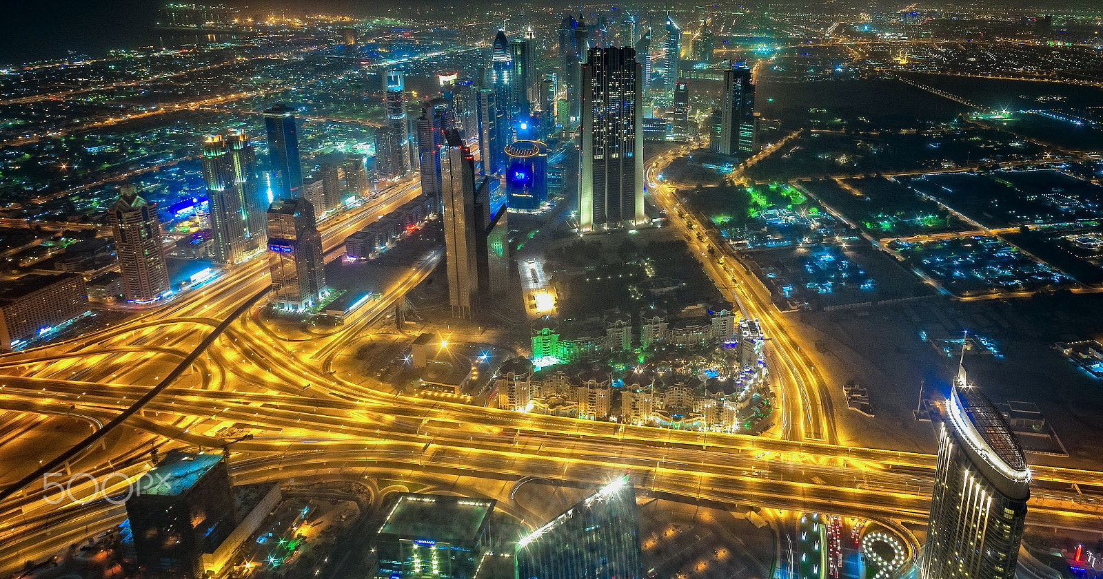 Canon EF 20mm F2.8 USM sample photo. Night city photography