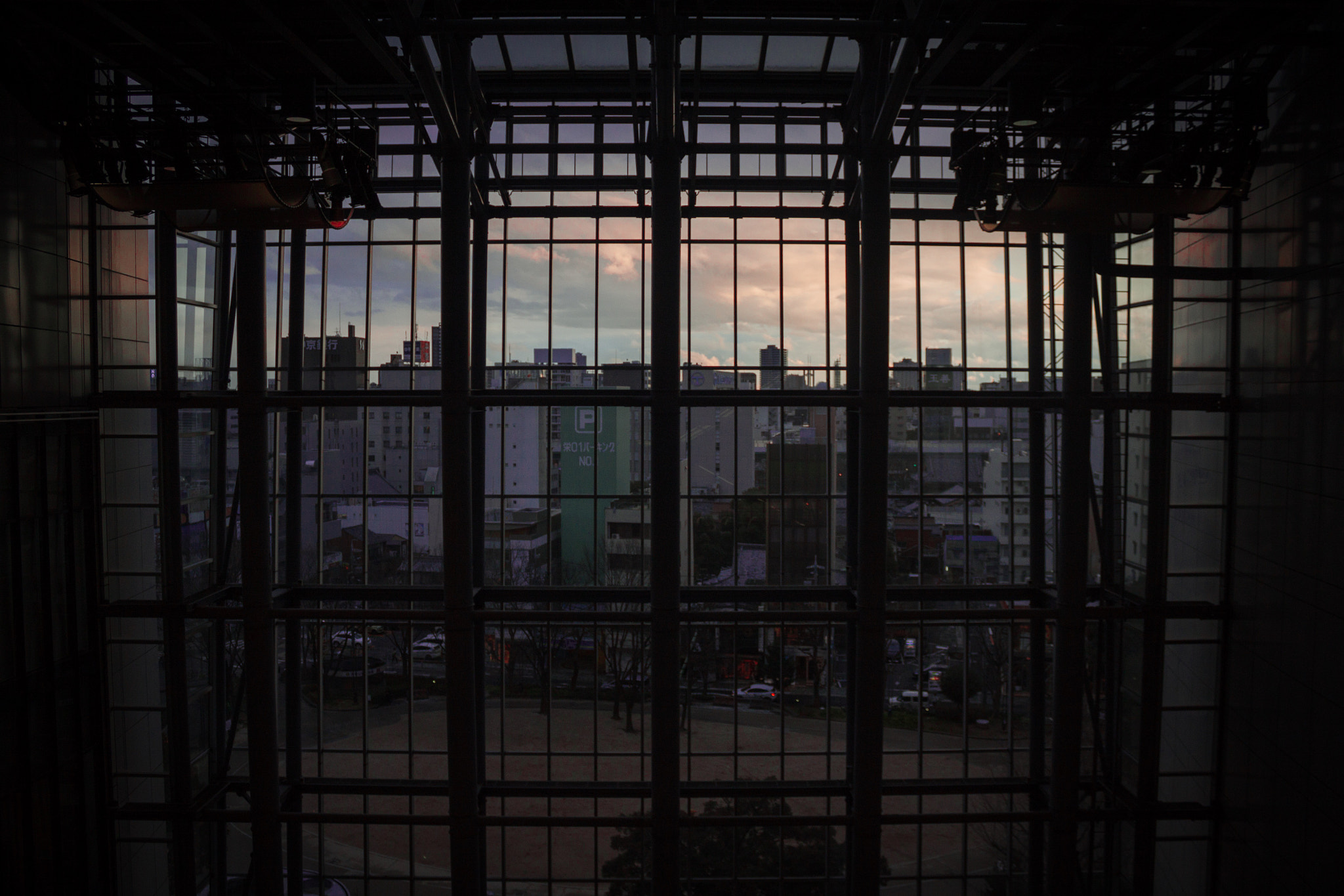Canon EOS 500D (EOS Rebel T1i / EOS Kiss X3) sample photo. Inside building photography