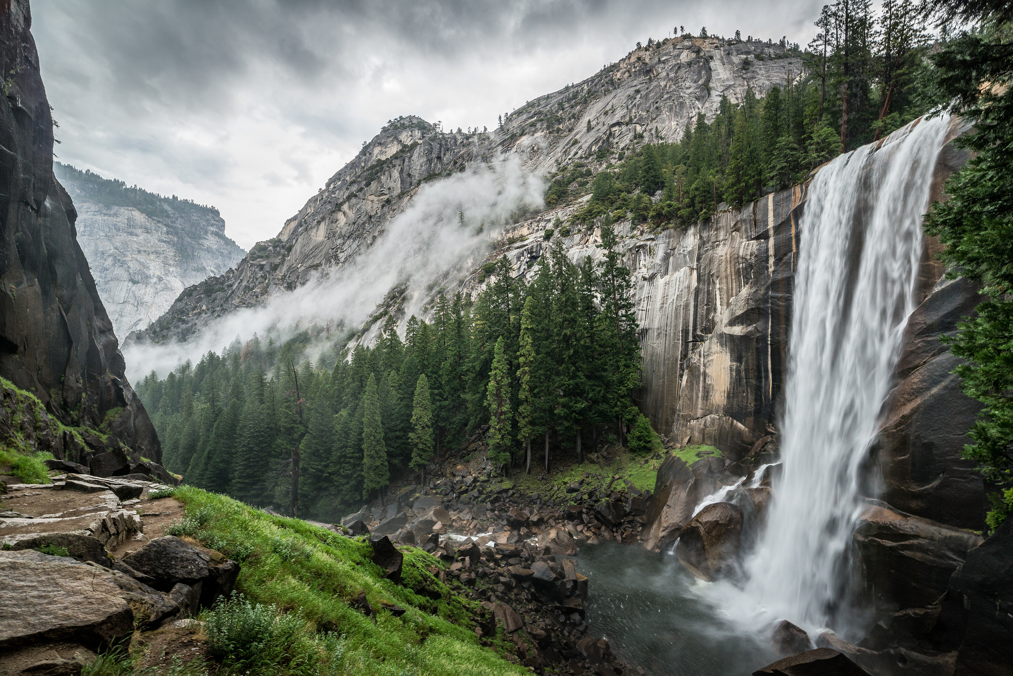 Samyang 14mm F2.8 ED AS IF UMC sample photo. Vernal fall photography