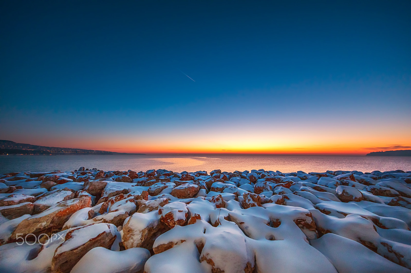 Canon EOS 5D Mark IV sample photo. Early morning with snow covered stones photography