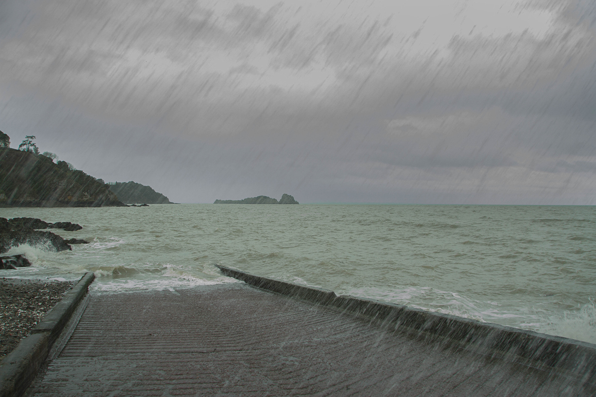 Sigma 18-250mm F3.5-6.3 DC OS HSM sample photo. Rainy day photography