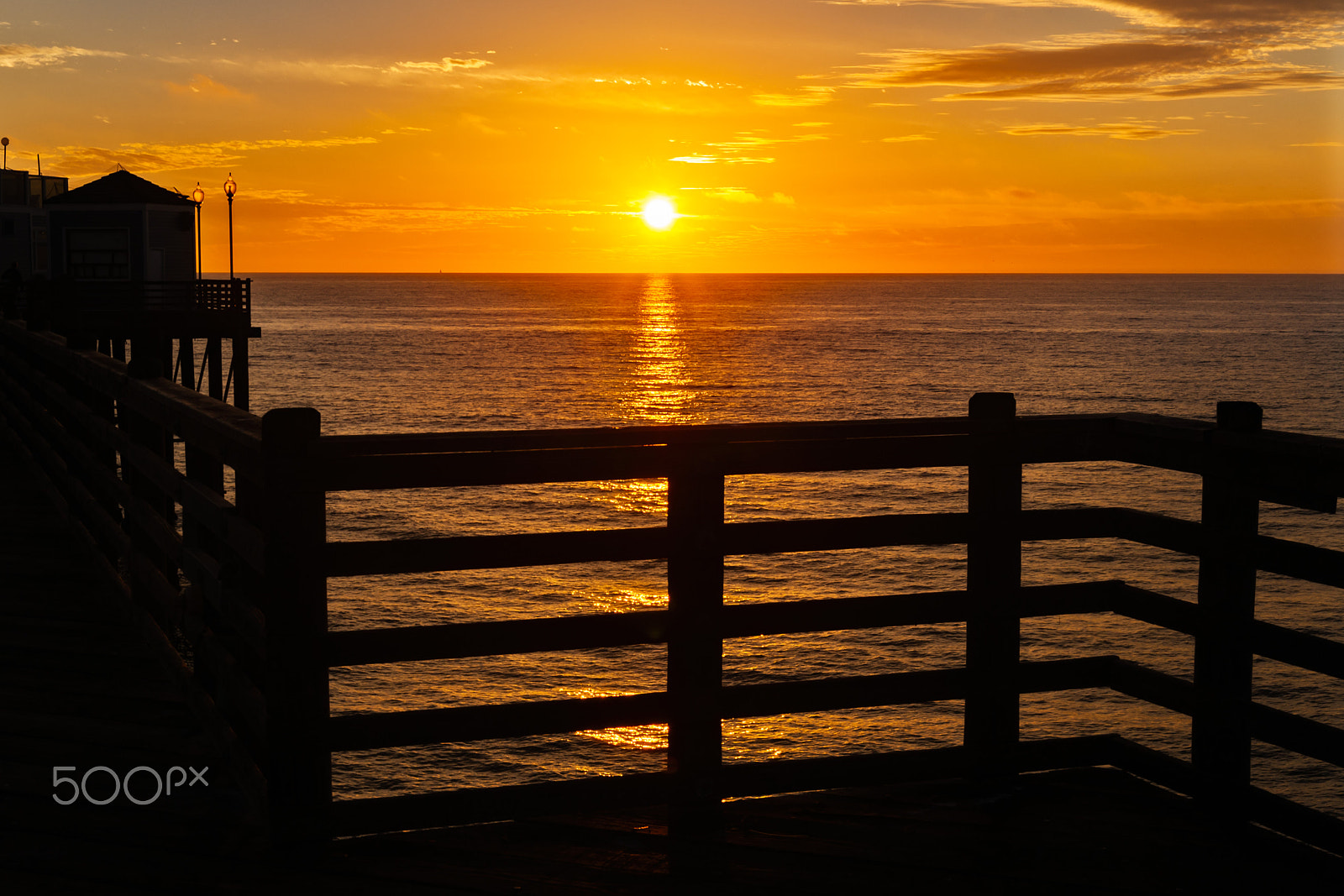 Nikon D700 + Nikon AF-S Nikkor 24-85mm F3.5-4.5G ED VR sample photo. Sunset from the oceanside pier - february 16, 2017 photography