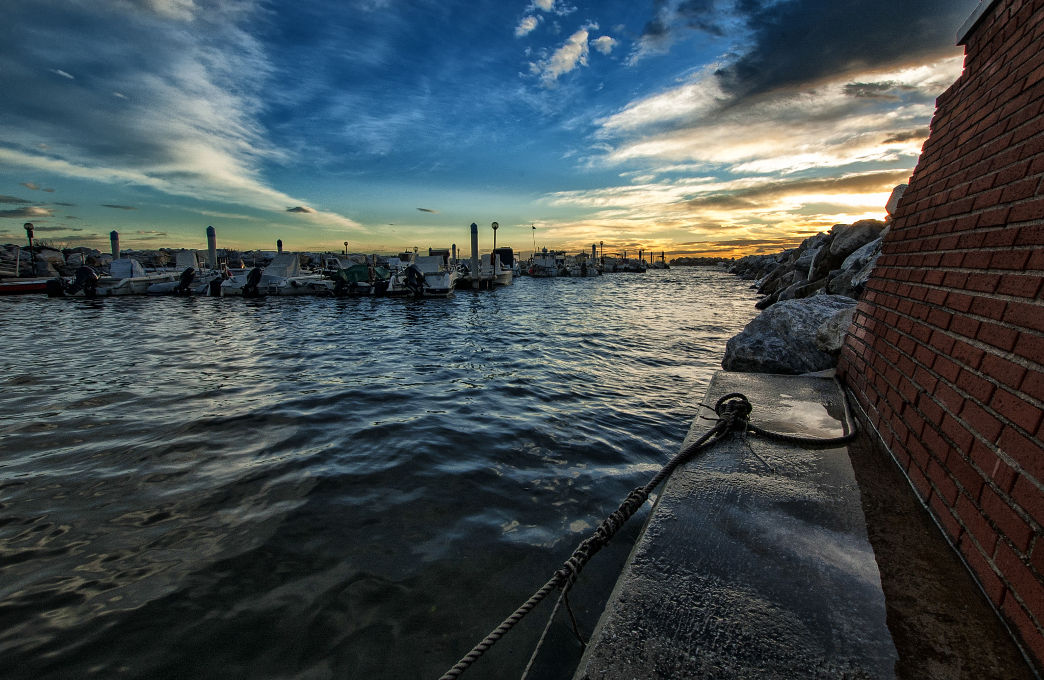 Sigma 10-20mm F3.5 EX DC HSM sample photo. Marina photography