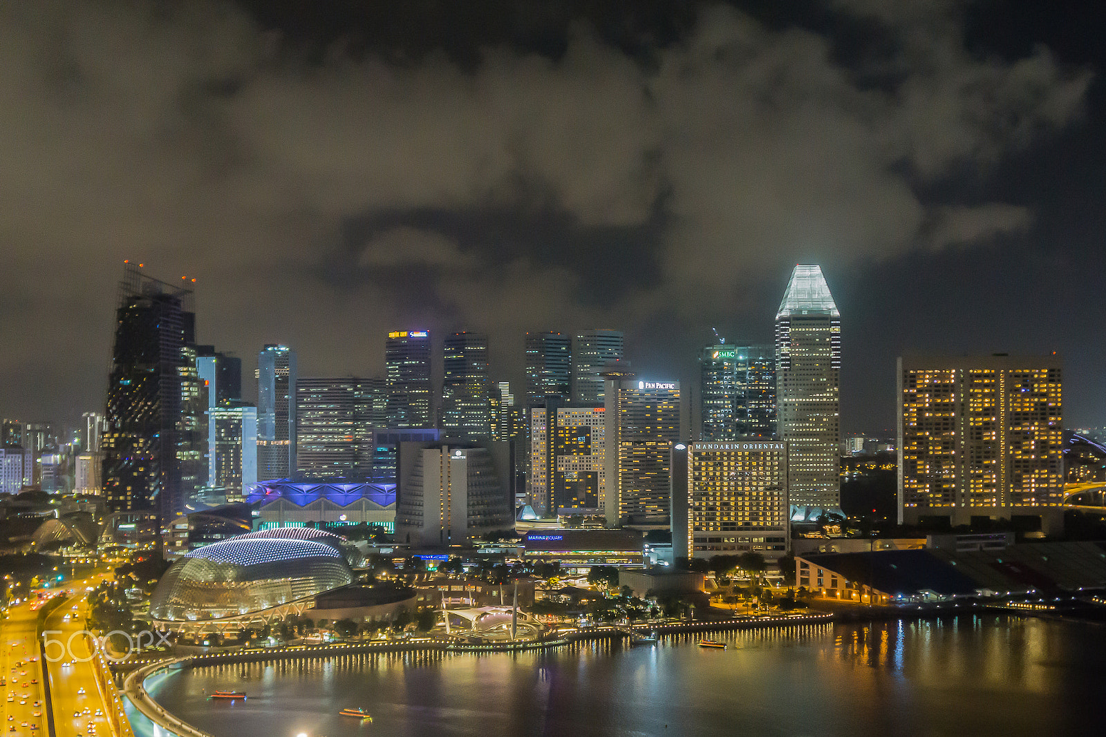 Sony a6000 + Sony E 18-55mm F3.5-5.6 OSS sample photo. Singapore city gotham look photography