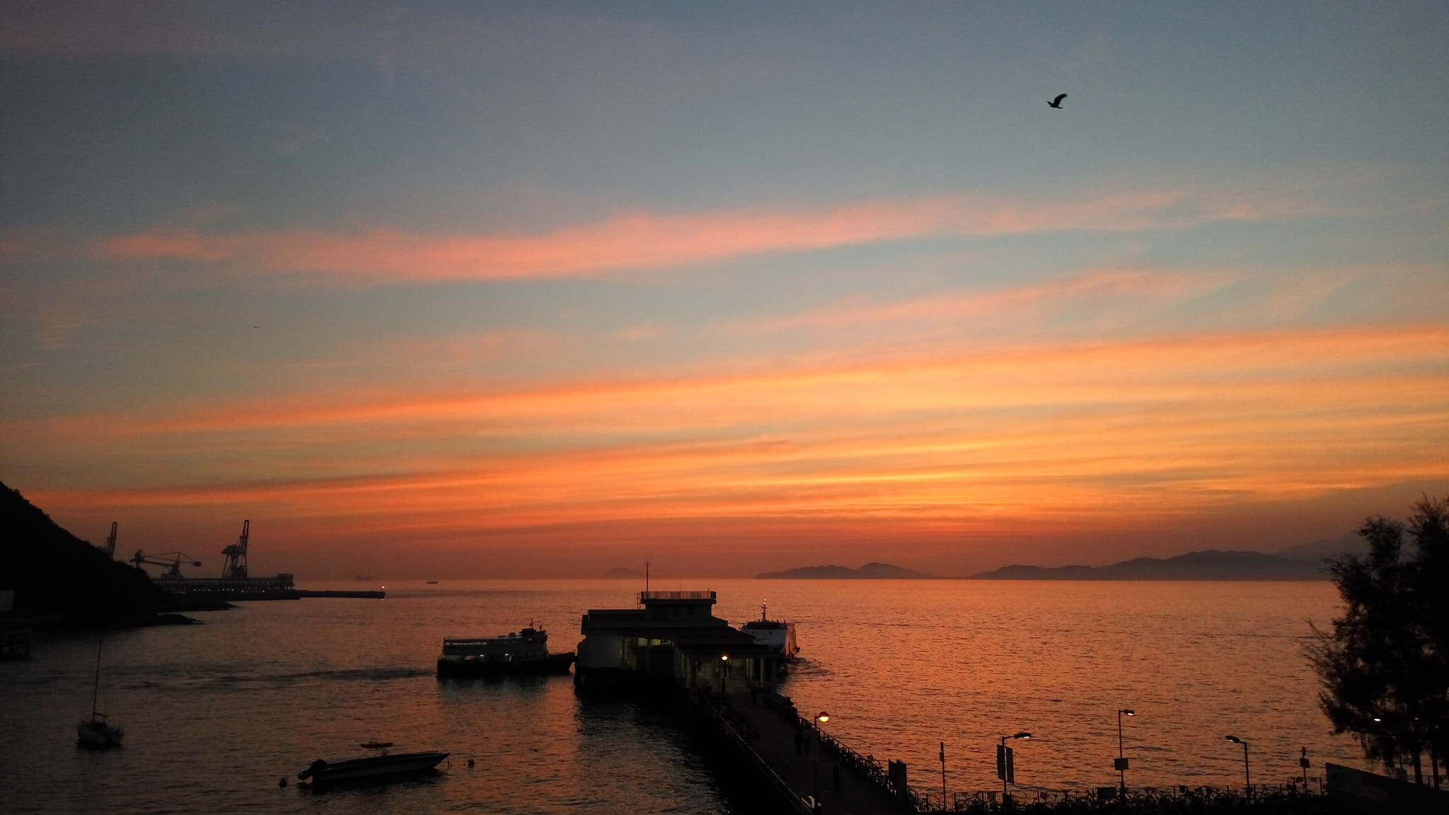 Xiaomi HM Note 2 sample photo. Parallel lines photography
