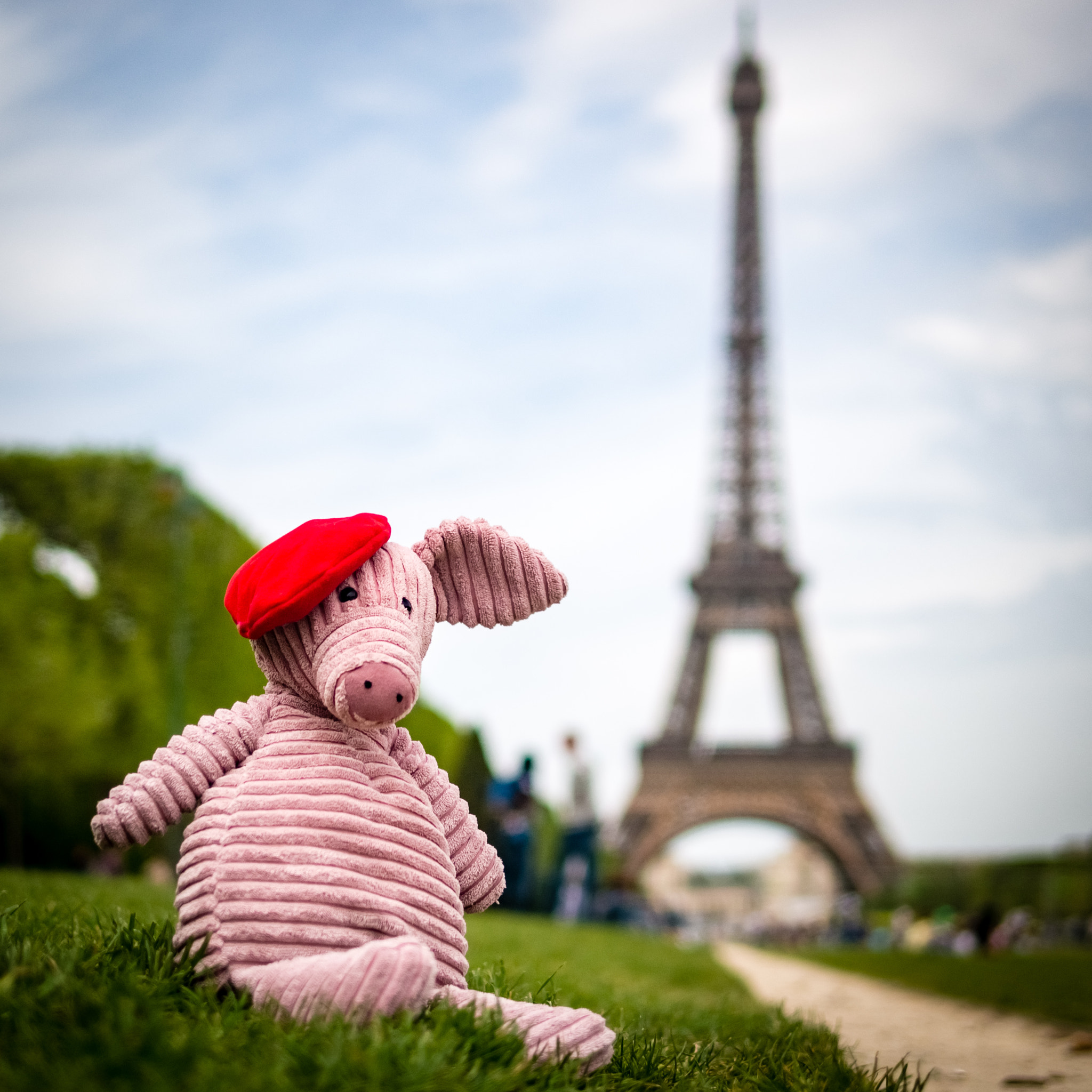 Panasonic Leica DG Summilux 25mm F1.4 II ASPH sample photo. In paris photography