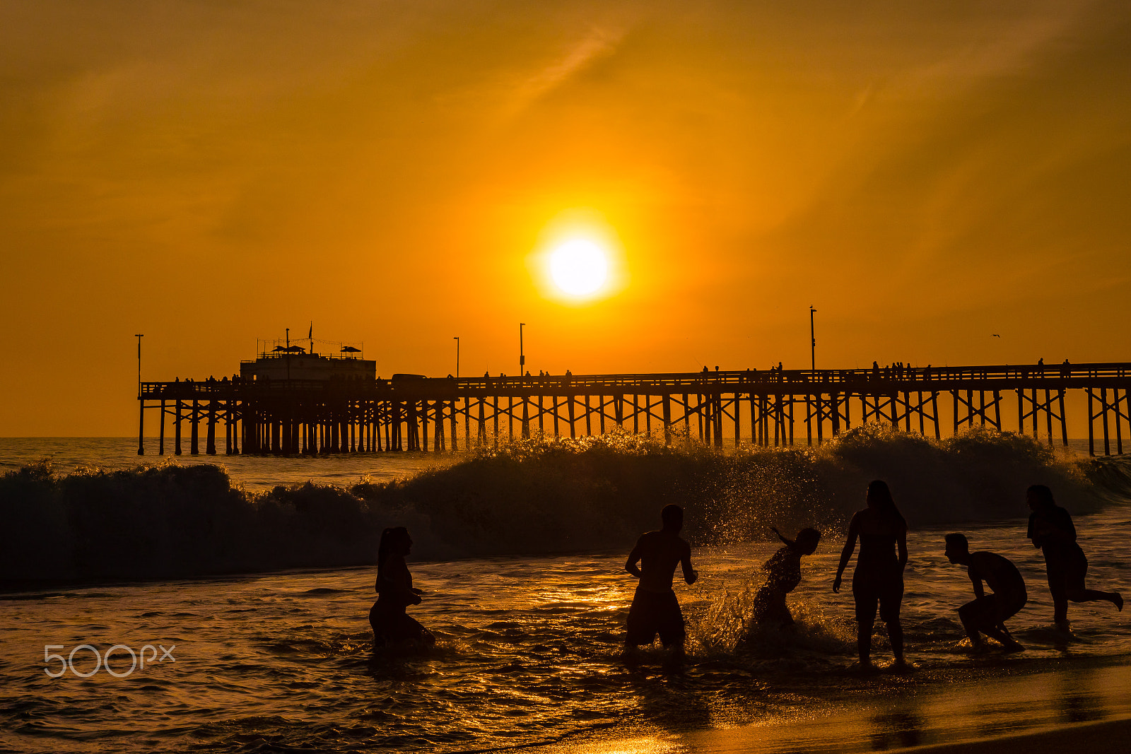 Panasonic Lumix G X Vario 12-35mm F2.8 ASPH Power OIS sample photo. Sunset at beach / balboa pier, newport beach, ca photography
