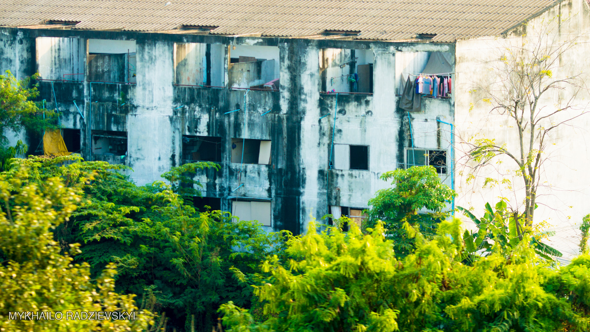 Sigma 105mm F2.8 EX DG OS HSM sample photo. Can you image life in this house? photography
