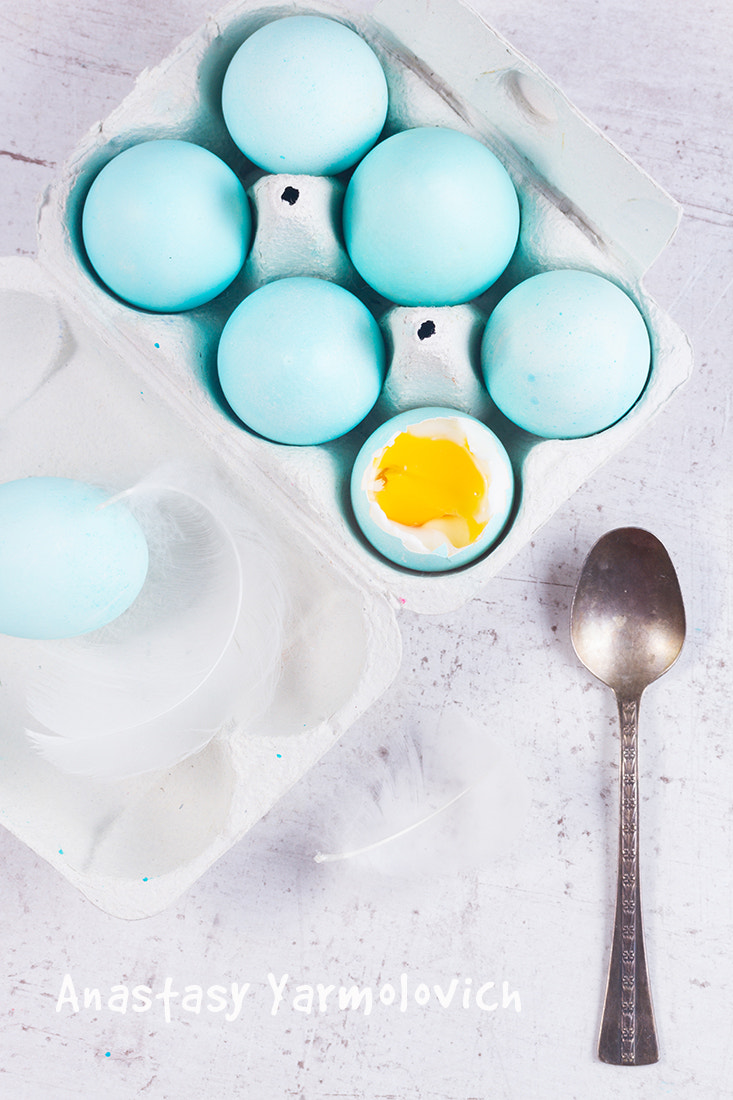 Canon EF-S 60mm F2.8 Macro USM sample photo. Set of blue easter eggs photography
