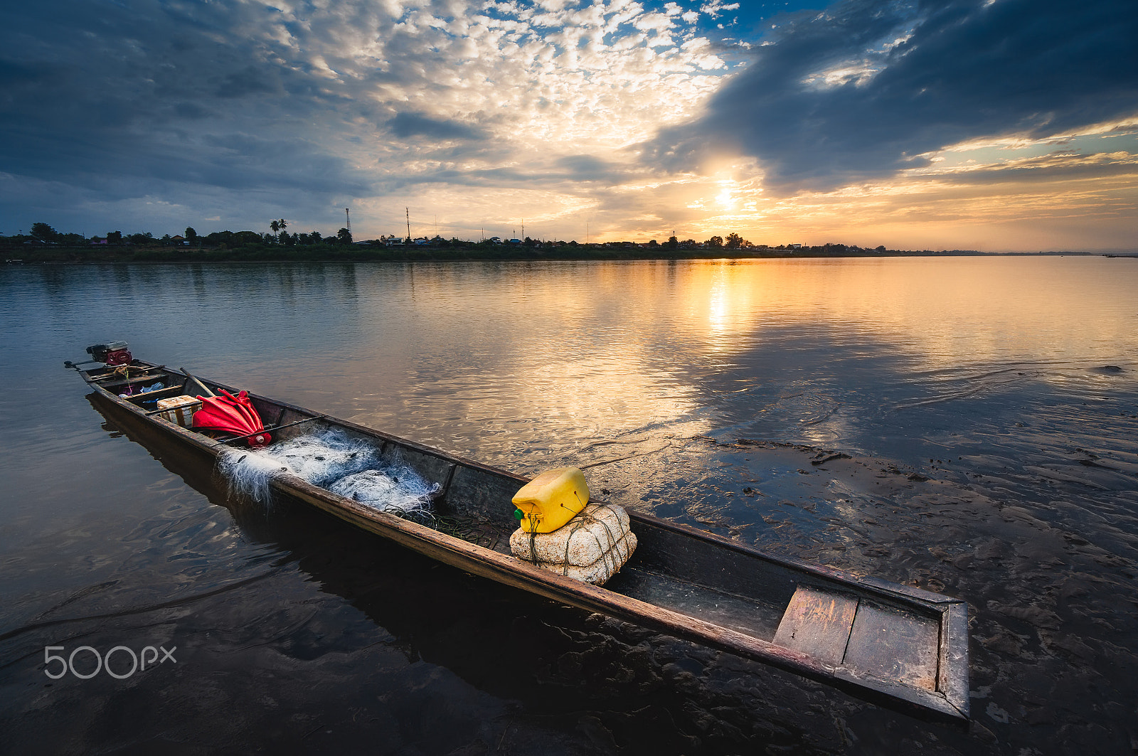 Sony Alpha NEX-6 + Sony E 10-18mm F4 OSS sample photo. Mekong river in the afternoon photography