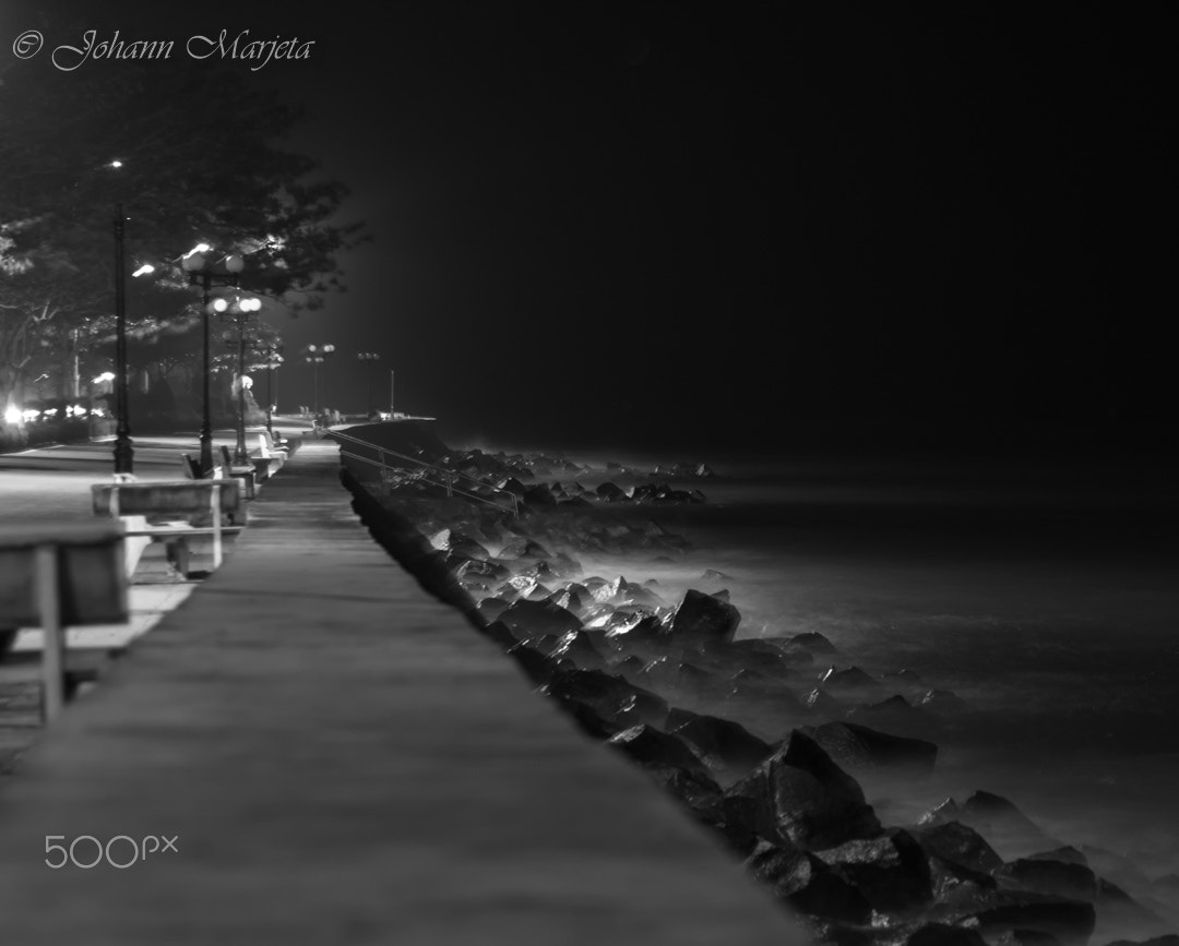 Nikon D7100 + Tamron SP 70-200mm F2.8 Di VC USD sample photo. "whispering rocks" con dao prison island photography