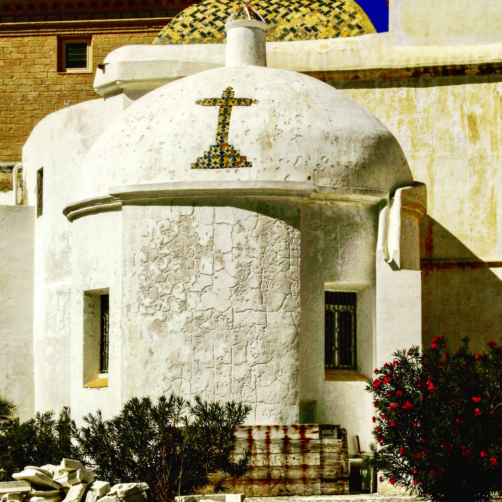 TRAVELER XS 40 sample photo. Old church photography
