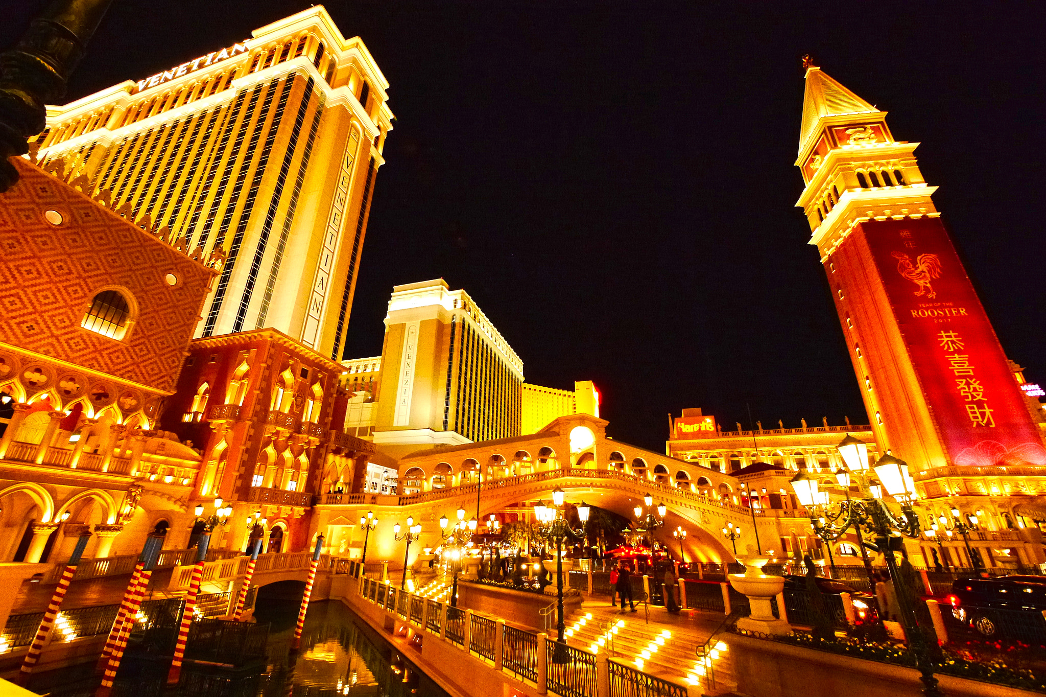 Panasonic Lumix G Vario 7-14mm F4 ASPH sample photo. Las vegas photography