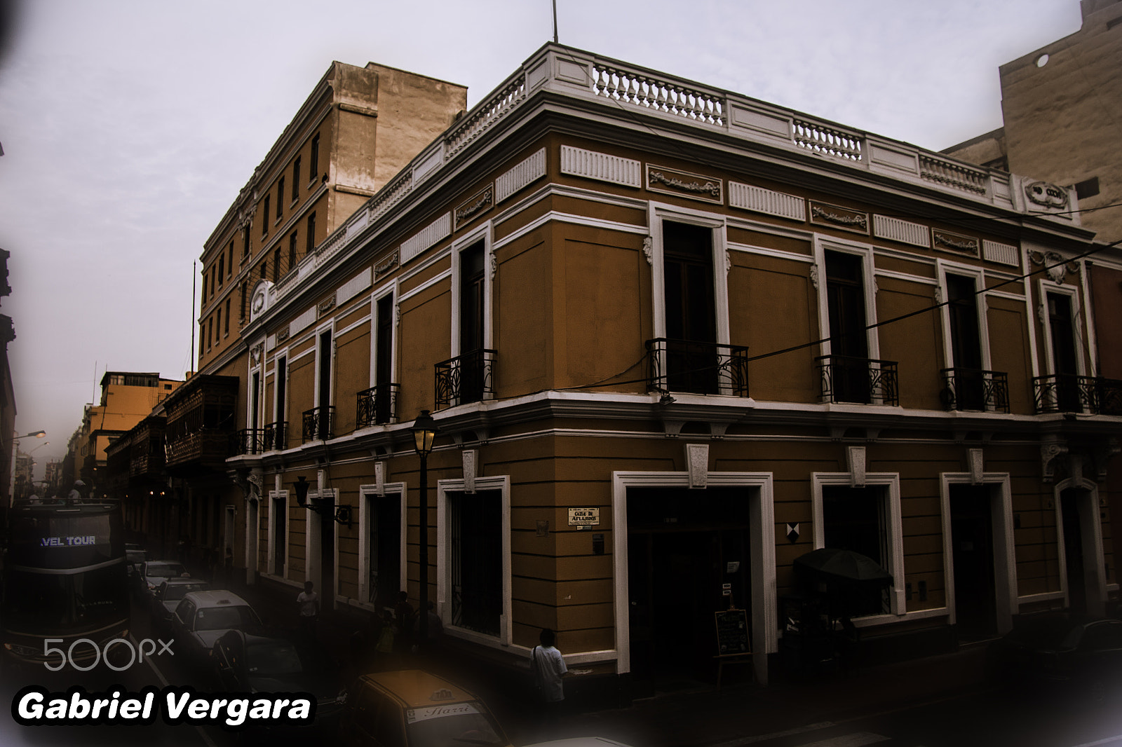 Canon EF-S 17-85mm F4-5.6 IS USM sample photo. Balconies in perspective in lima peru. photography