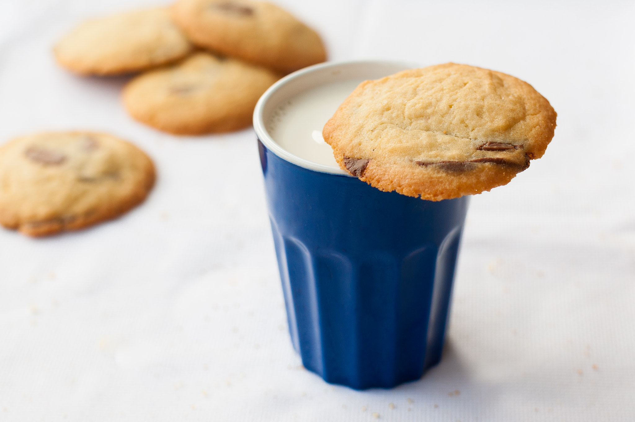 Nikon D90 + Nikon AF Nikkor 50mm F1.4D sample photo. Cookies and milk photography