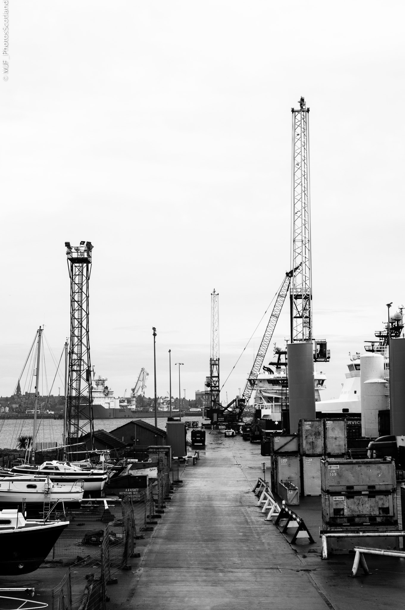 Samsung GX-20 sample photo. Port industry photography