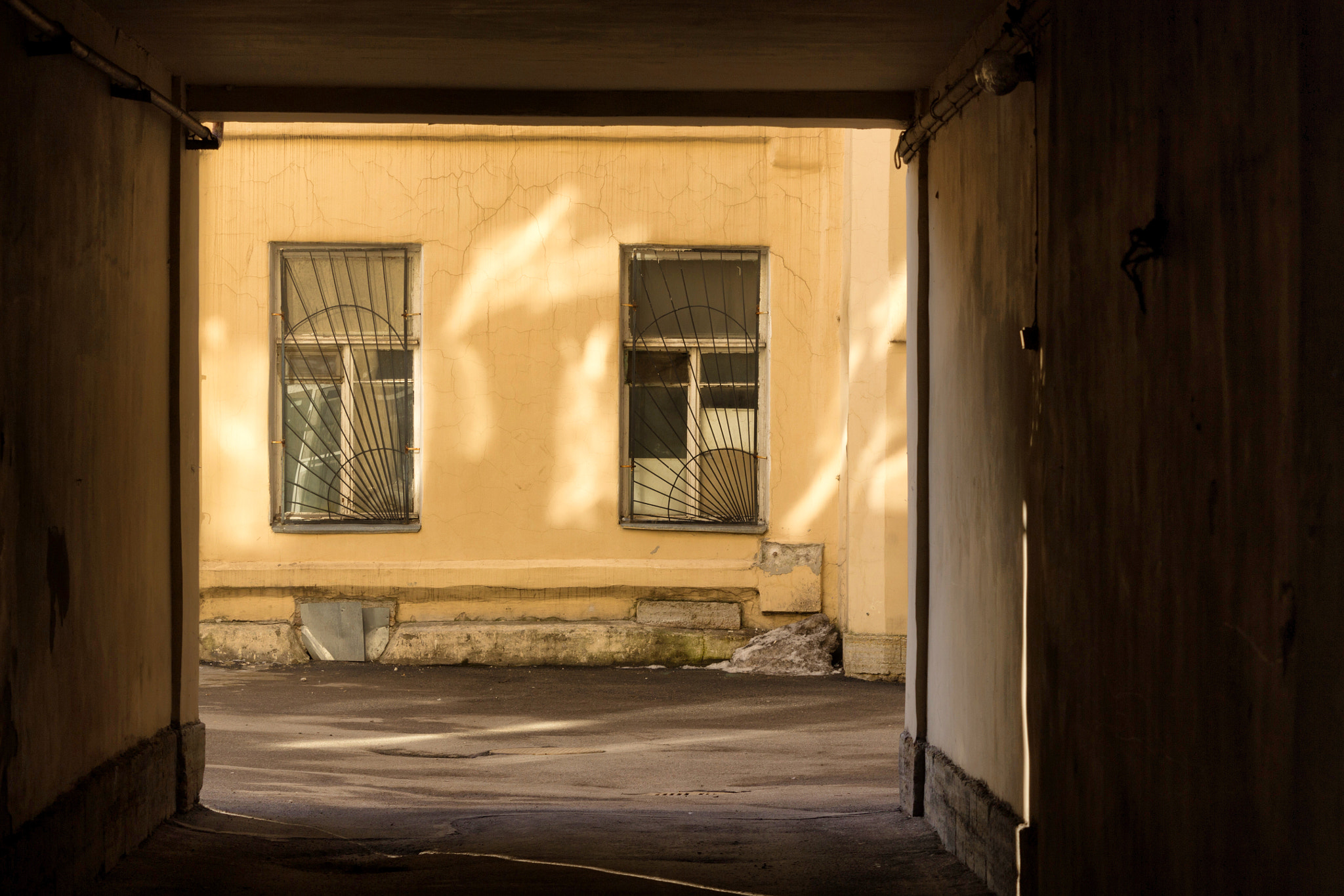 Canon EF-S 55-250mm F4-5.6 IS STM sample photo. Windows and glare  - Окна и блики photography