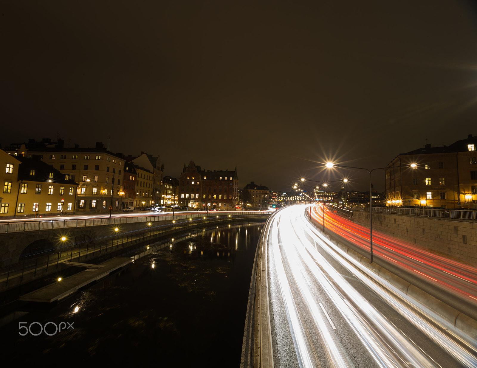Sigma 10-20mm F3.5 EX DC HSM sample photo. Night traffic in stockholm. sweden. 05.11.2015 photography