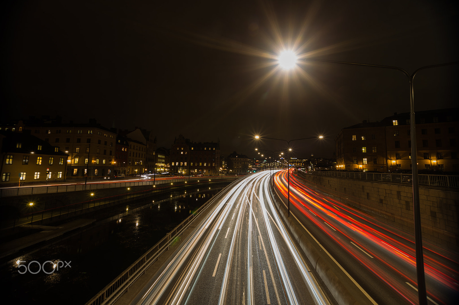 Sigma 10-20mm F3.5 EX DC HSM sample photo. Night traffic in stockholm. sweden. 05.11.2015 photography