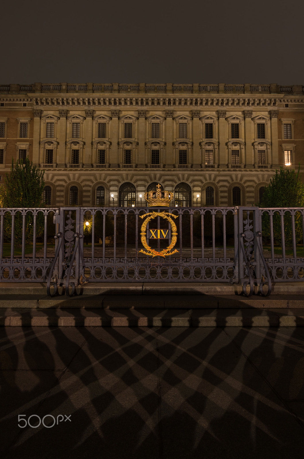 Sigma 10-20mm F3.5 EX DC HSM sample photo. Entrance to the building of the royal palace in st photography