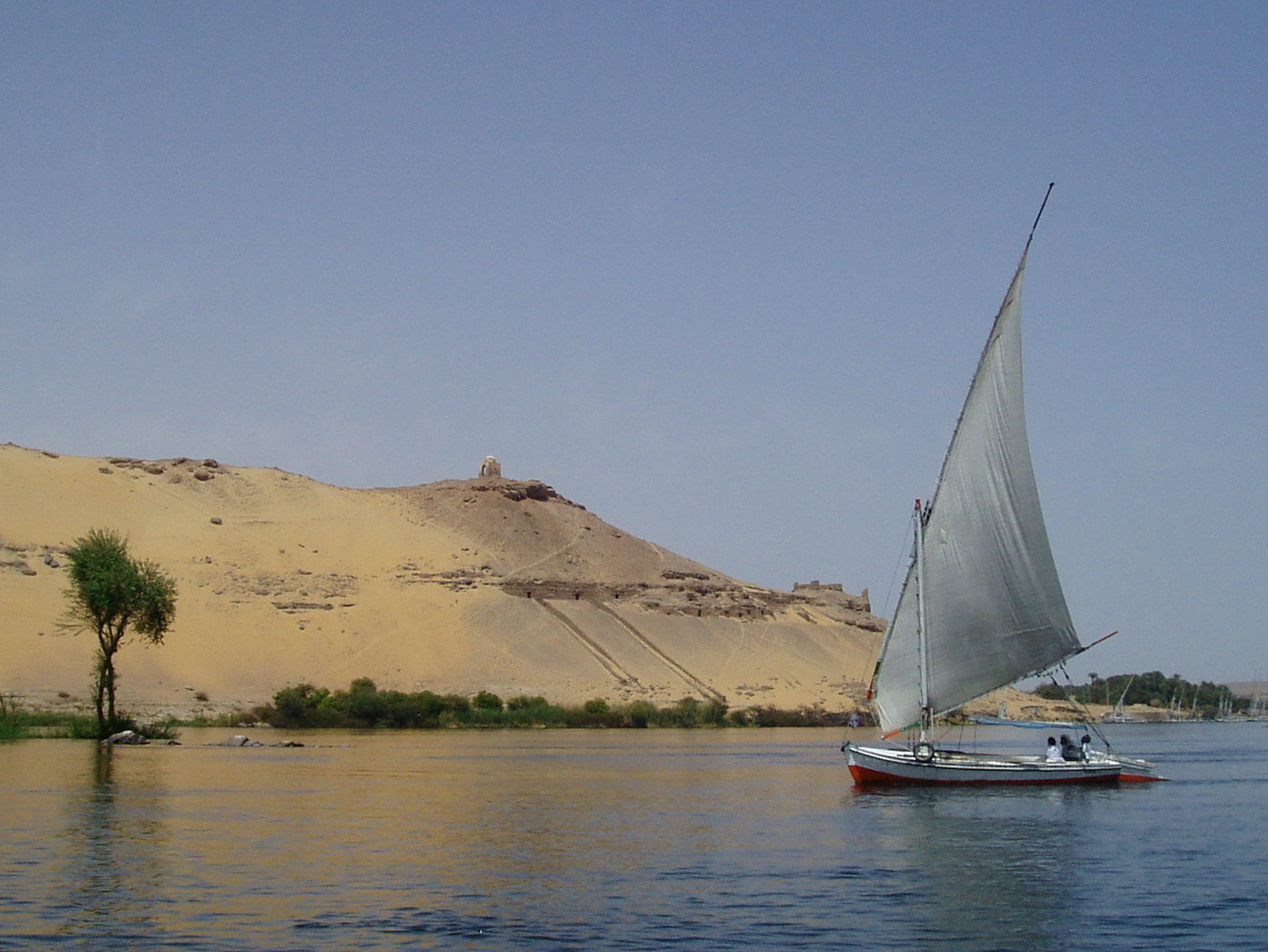 Olympus u10D,S300D,u300D sample photo. Felucca on the river nile, aswan photography