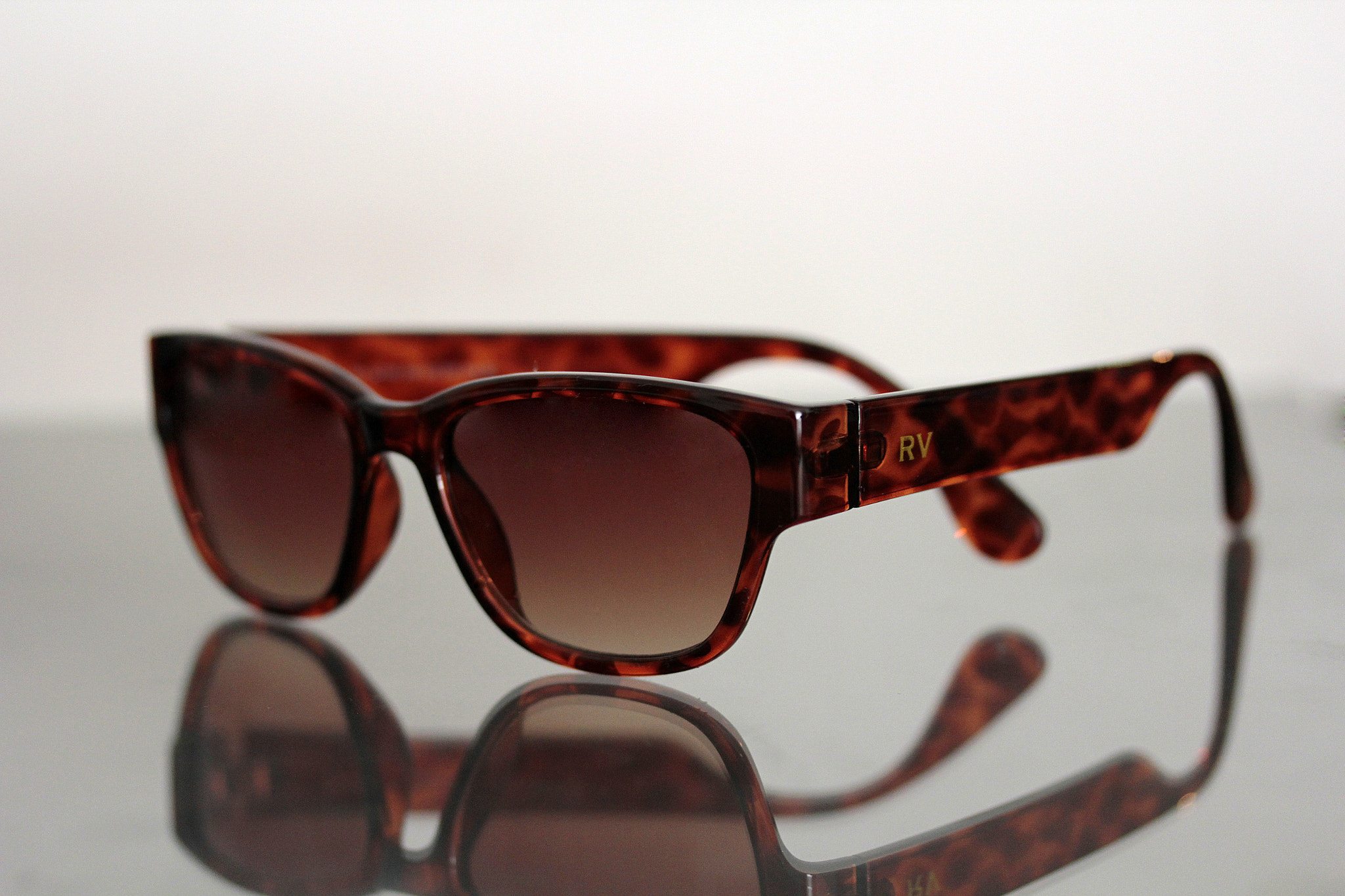 Canon EF-S 60mm F2.8 Macro USM sample photo. Gafas roberto verino photography