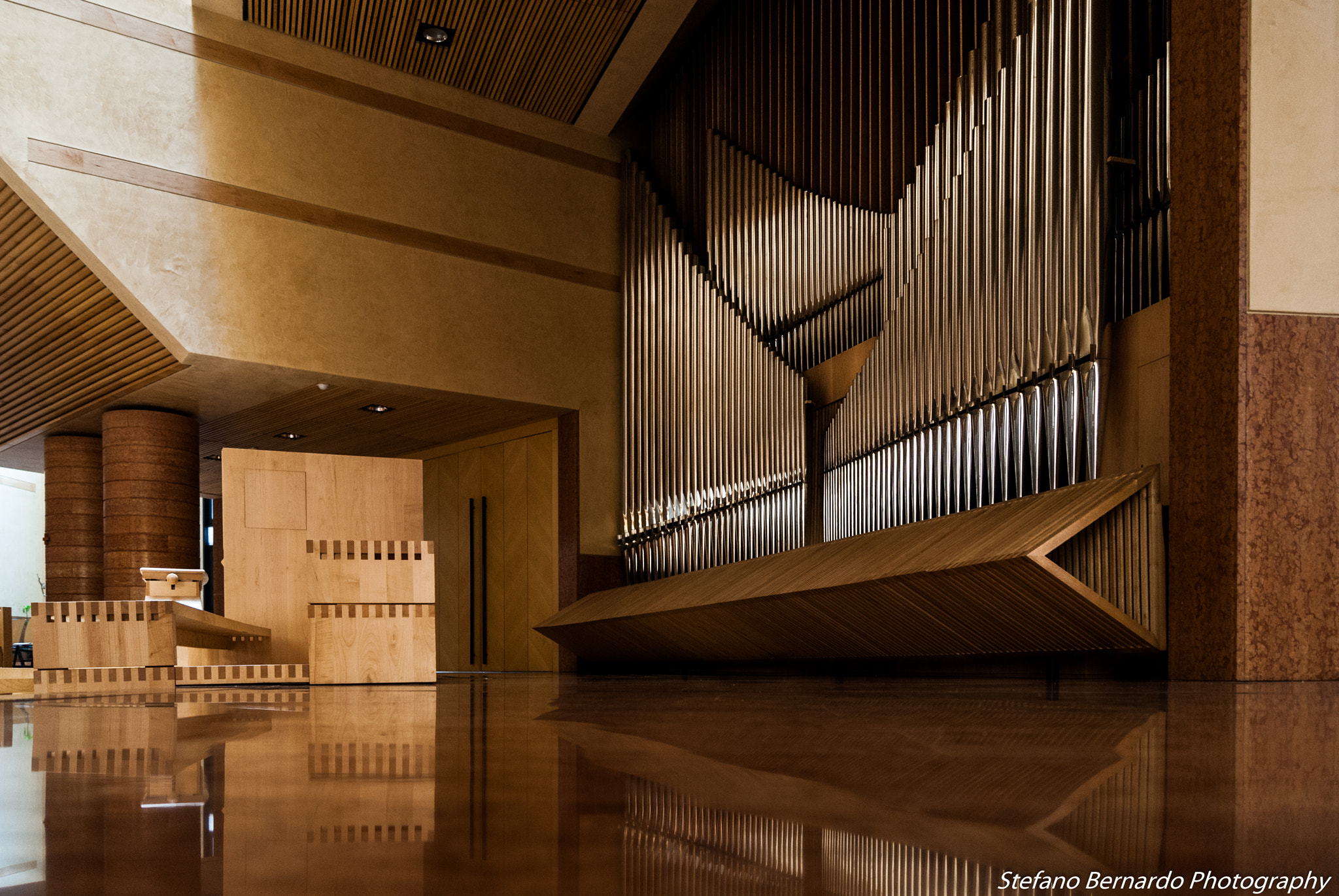 Sony Alpha DSLR-A230 + Sony DT 18-55mm F3.5-5.6 SAM sample photo. Pipe organ photography