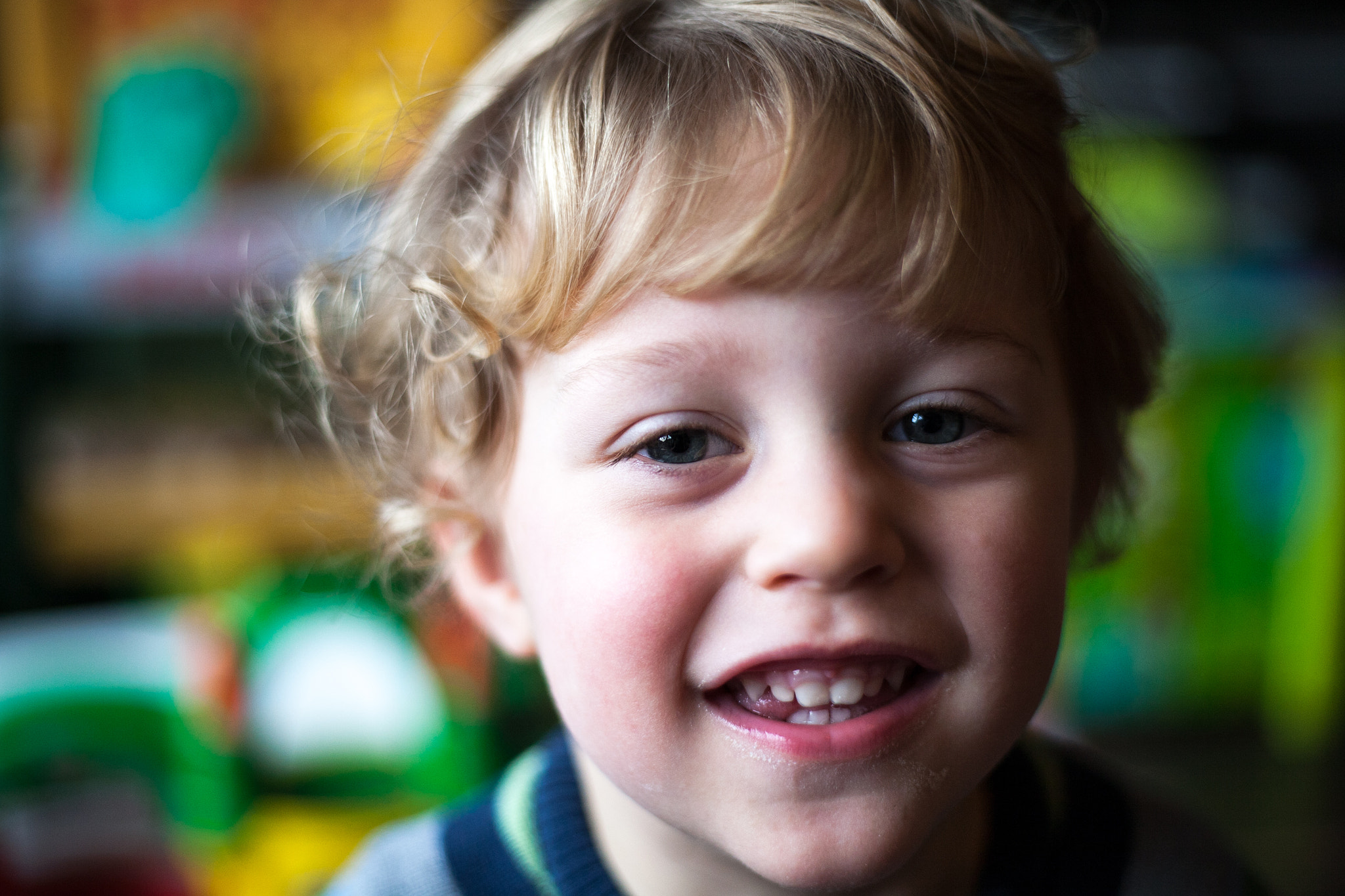 Canon EOS 5D + Canon EF 50mm F1.8 STM sample photo. Playing smile photography