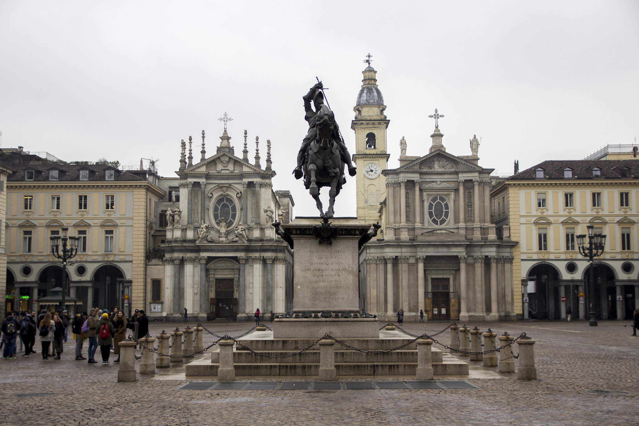 Canon EOS 1200D (EOS Rebel T5 / EOS Kiss X70 / EOS Hi) sample photo. Torino-piazza san carlo photography